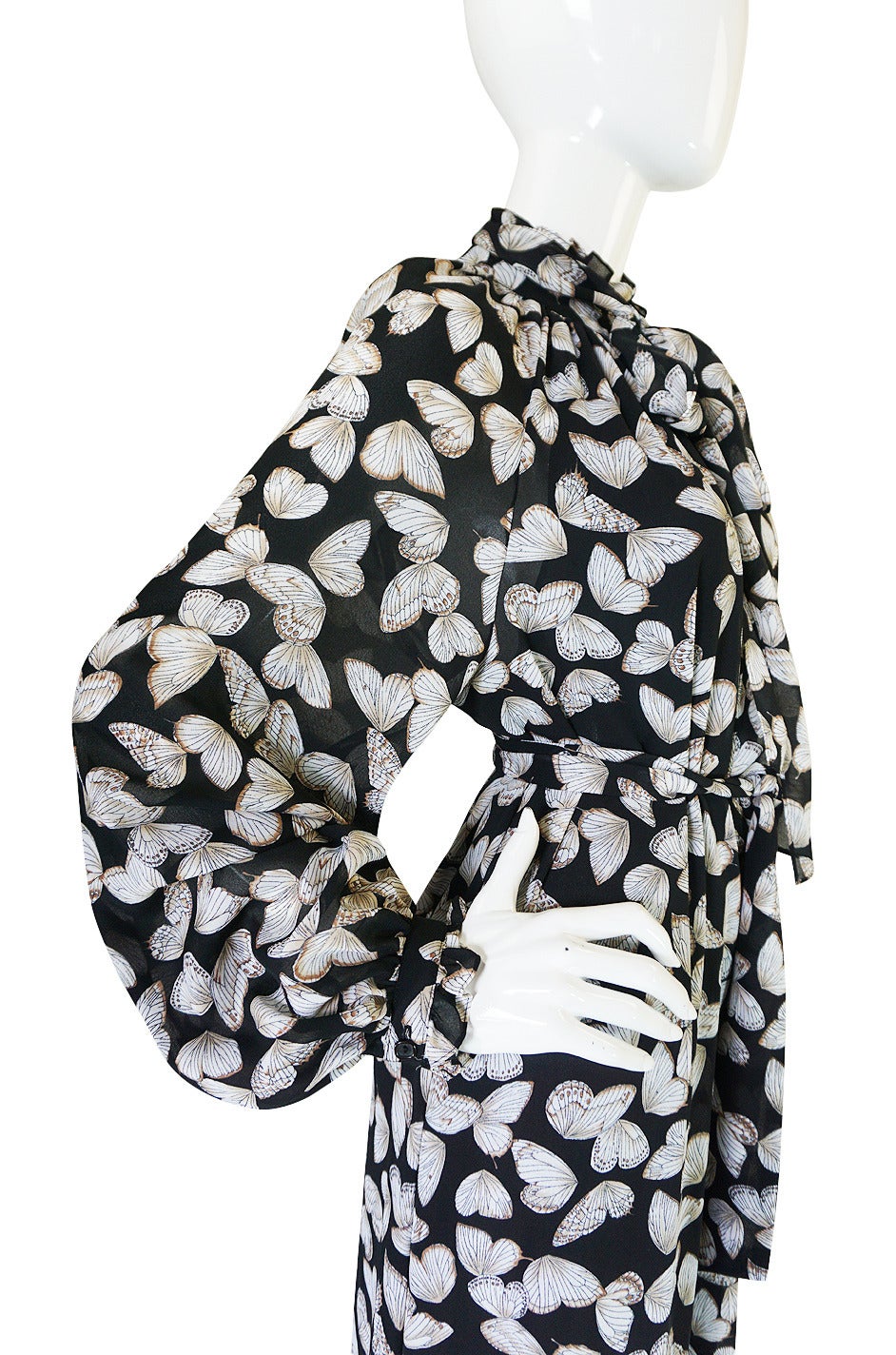 1970s Silk Butterfly Print Hanae Mori Caftan Dress In Excellent Condition In Rockwood, ON