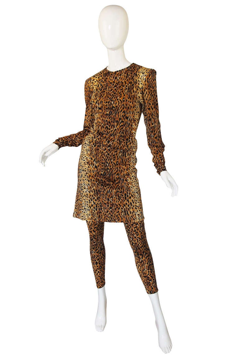1980s OMO Norma Kamali Leopard Tunic & Leggings In Excellent Condition For Sale In Rockwood, ON