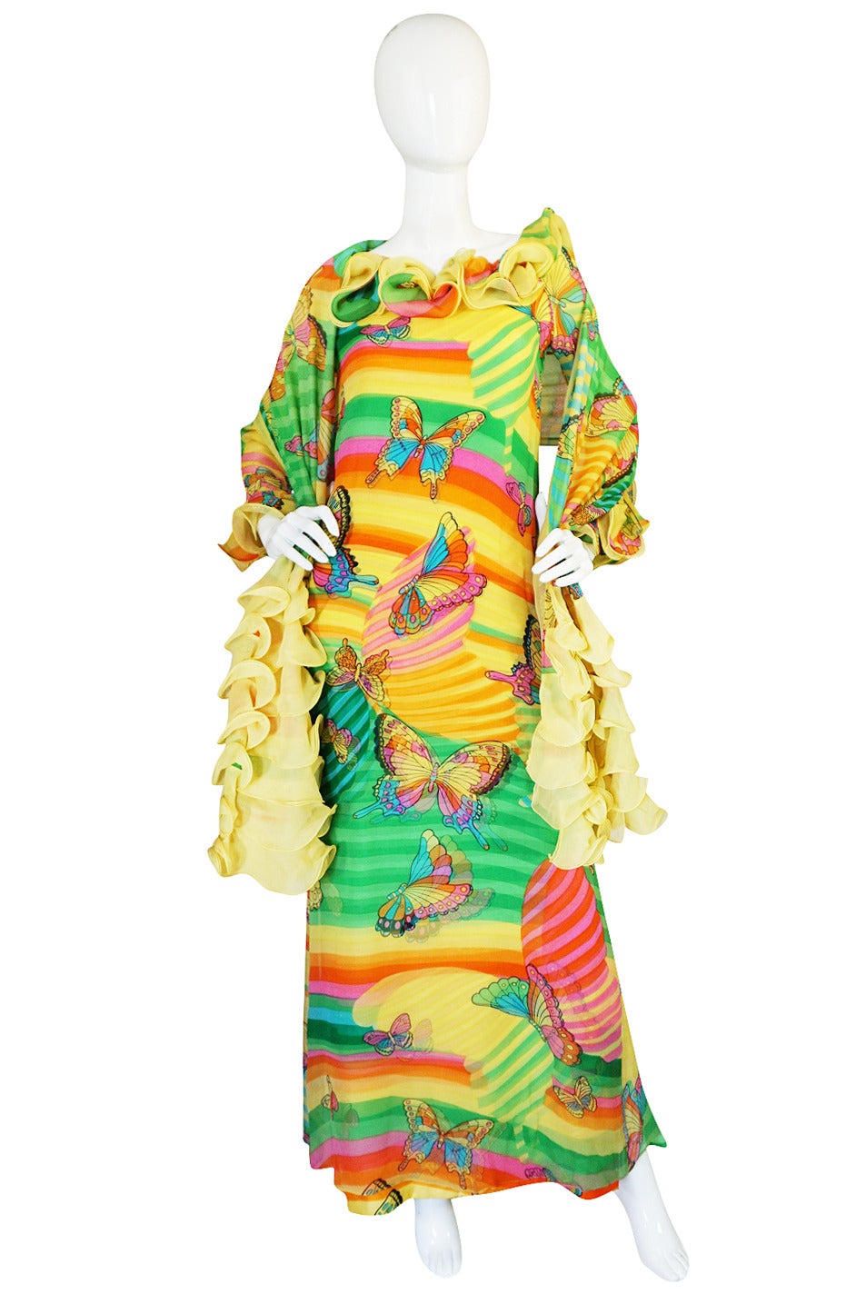 c1965-67 Hanae Mori Butterfly Print Ruffled Silk Dress & Shawl In Excellent Condition In Rockwood, ON