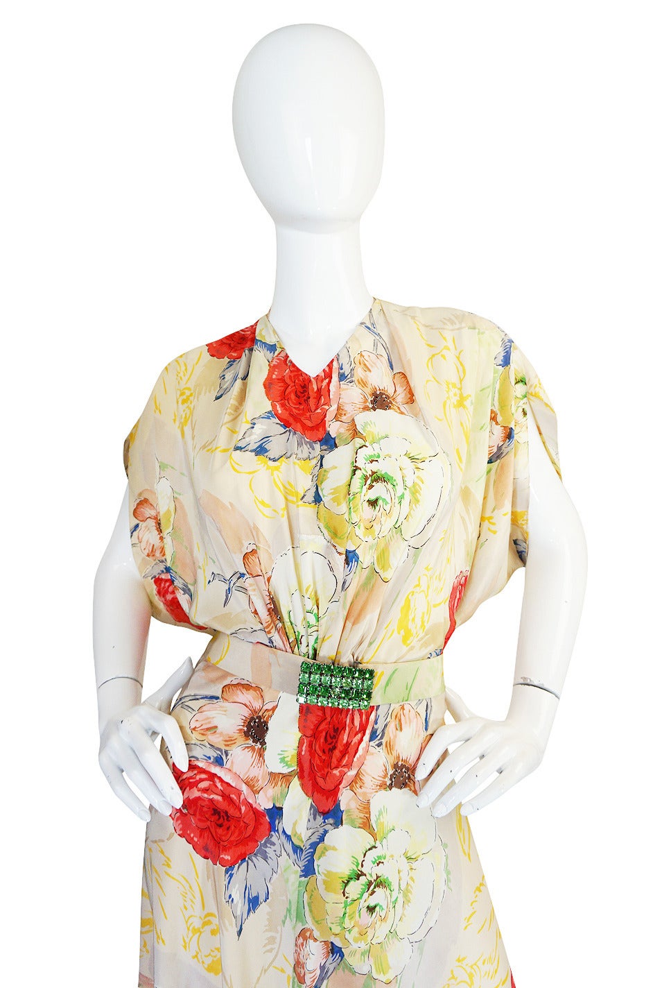 1930s Bias Cut Beautiful Floral Print Silk Flapper Gown In Excellent Condition In Rockwood, ON