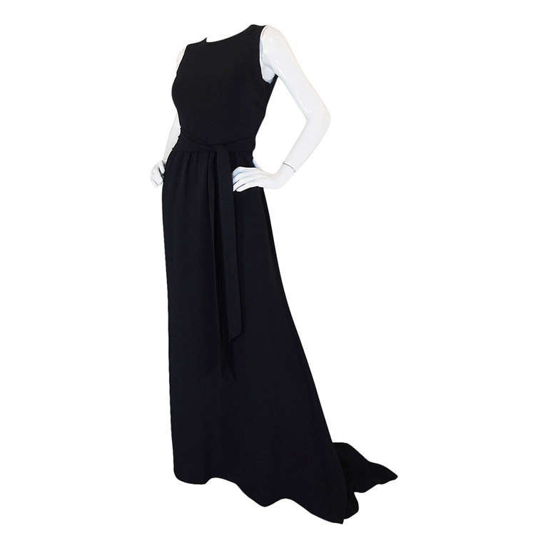 1990s Trained Oscar de la Renta Black Gown