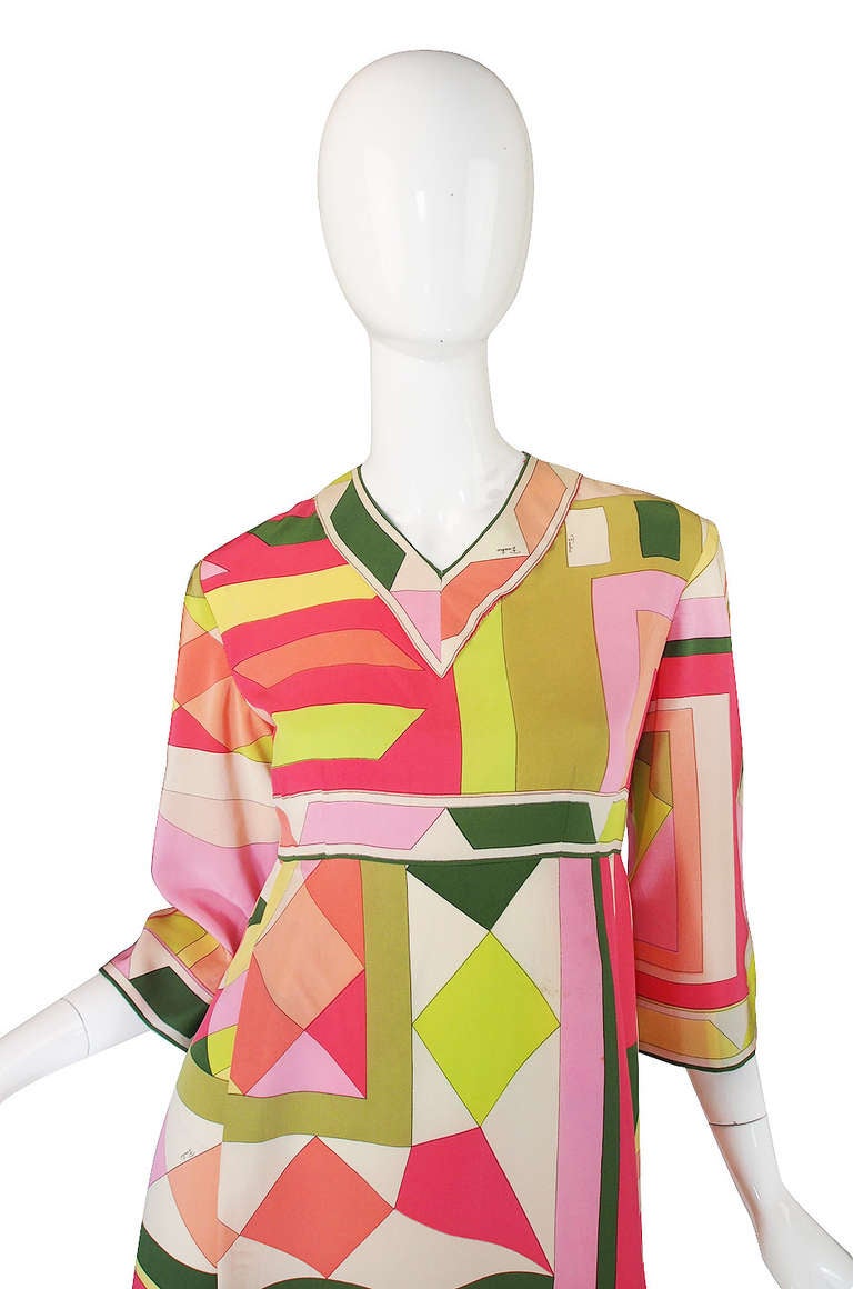 1960s Citrus Silk Emilio Pucci Shift Dress In Excellent Condition For Sale In Rockwood, ON