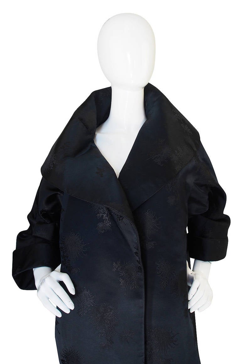 Dramatic 1950s Woven Floral Black Silk Opera Coat In Excellent Condition In Rockwood, ON