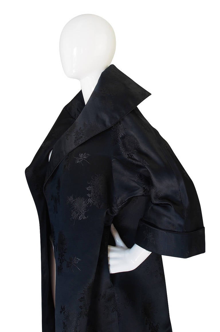 Women's Dramatic 1950s Woven Floral Black Silk Opera Coat