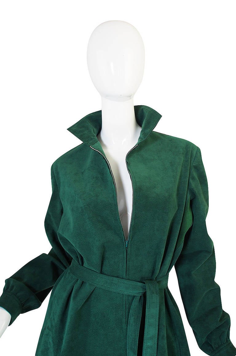 1972 Emerald Green Halston Ultrasuede Dress In Excellent Condition For Sale In Rockwood, ON