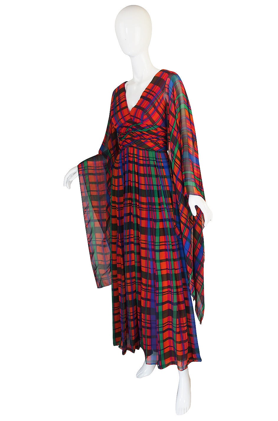 1960s Flowing Scarf Armed Mollie Parnis Maxi Dress In Excellent Condition In Rockwood, ON