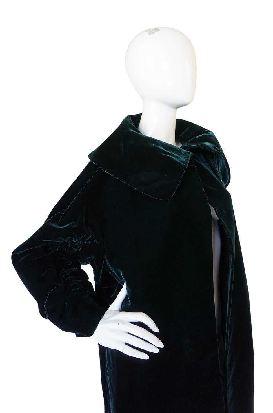1962 Green Velvet Jacques Griffe Ad Campaign Coat In Excellent Condition In Rockwood, ON
