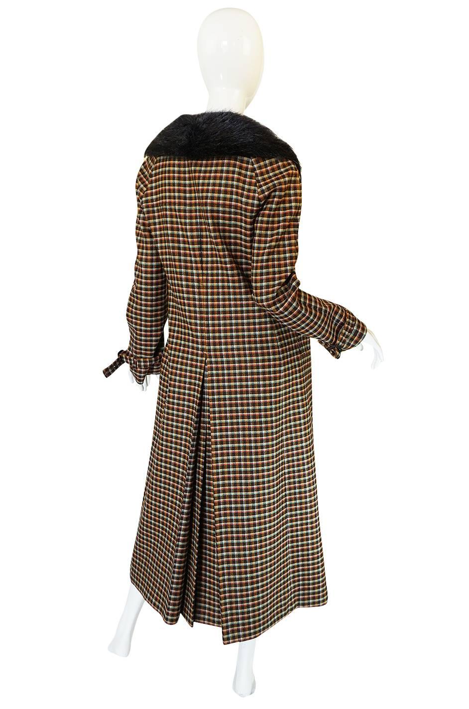 Runway F/W 2004 Prada Coat with Removeable Fur Collar In Excellent Condition In Rockwood, ON
