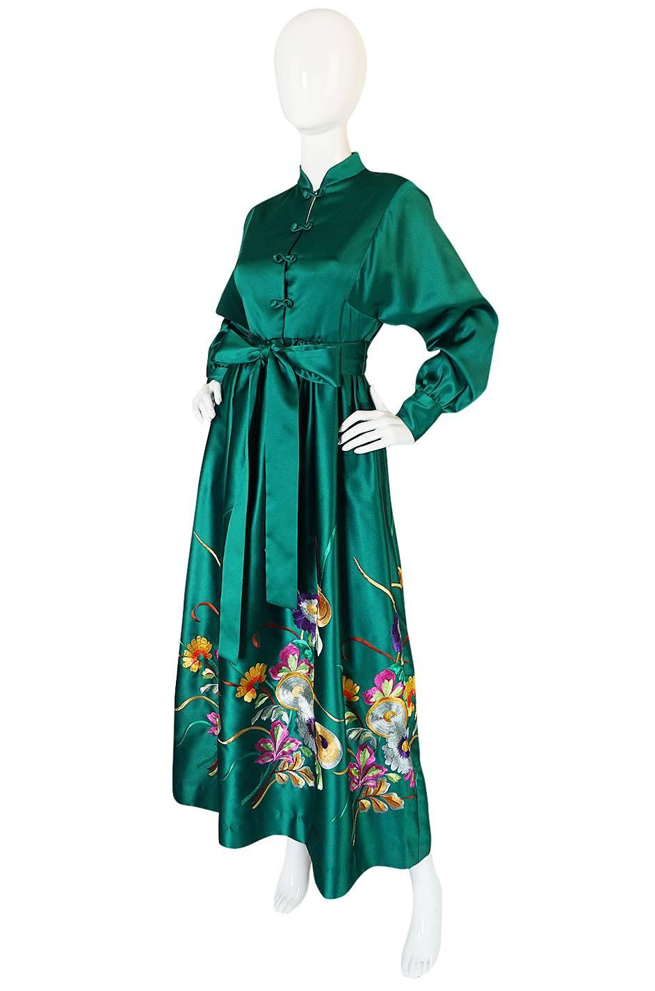1960s Teal Traina Emerald Green Embroidered Silk Dress In Excellent Condition In Rockwood, ON