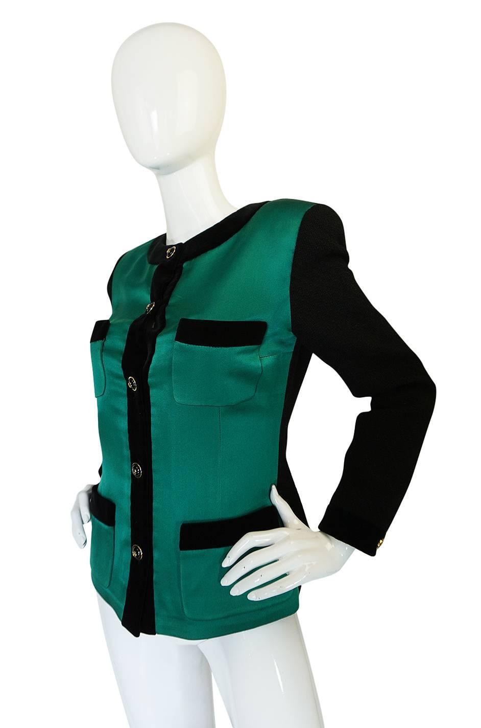 1980s Chanel Emerald Green Silk Satin Front Black Jacket In Excellent Condition In Rockwood, ON