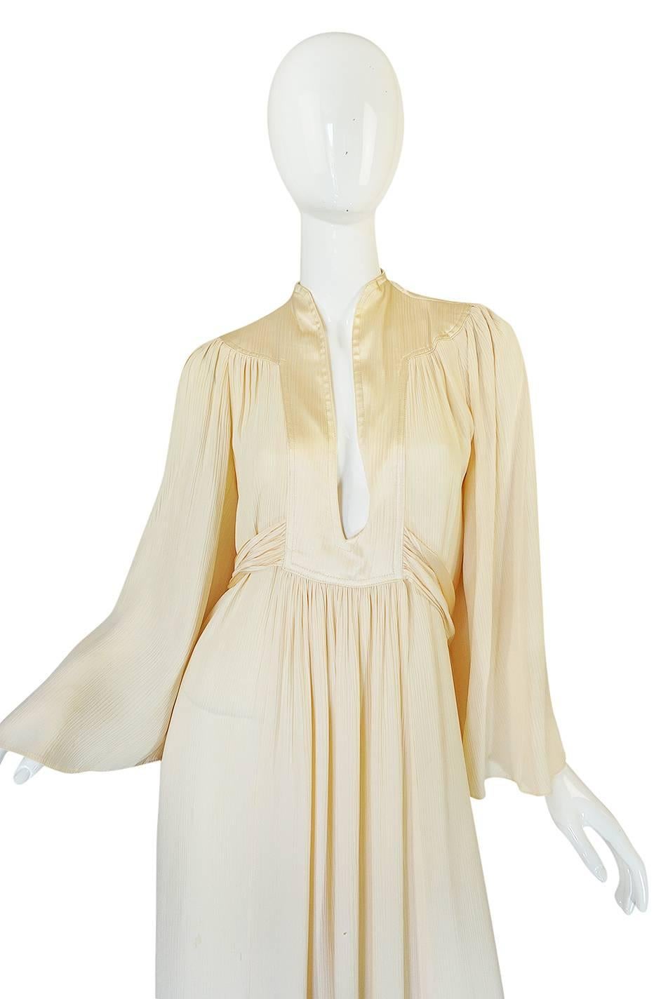 Rare 1960s Ossie Clark Cream Fortuny Pleat Plunge Dress In Good Condition In Rockwood, ON