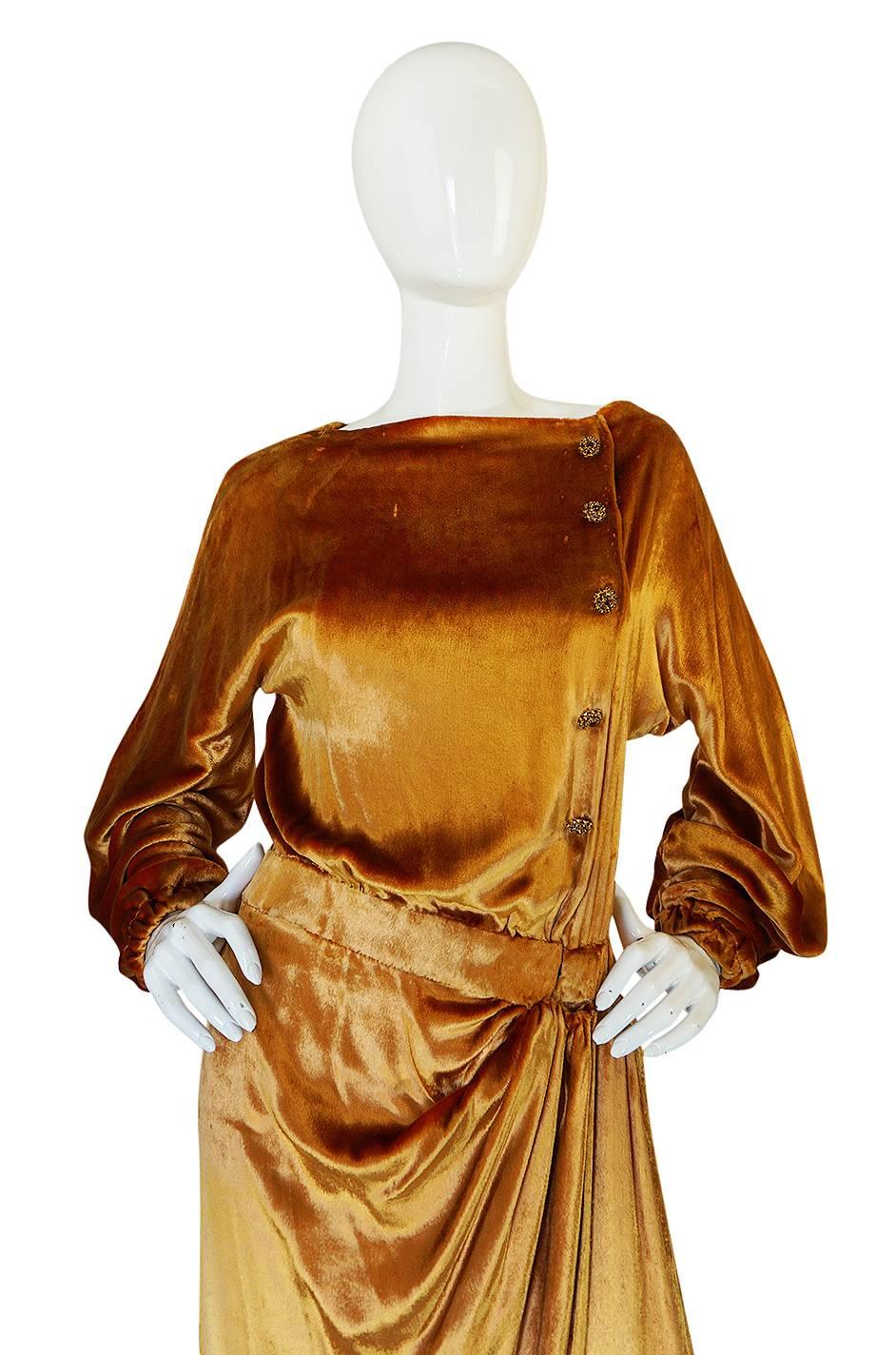 1930s Jean Patou Couture Golden Silk Velvet Wrap Gown In Excellent Condition In Rockwood, ON