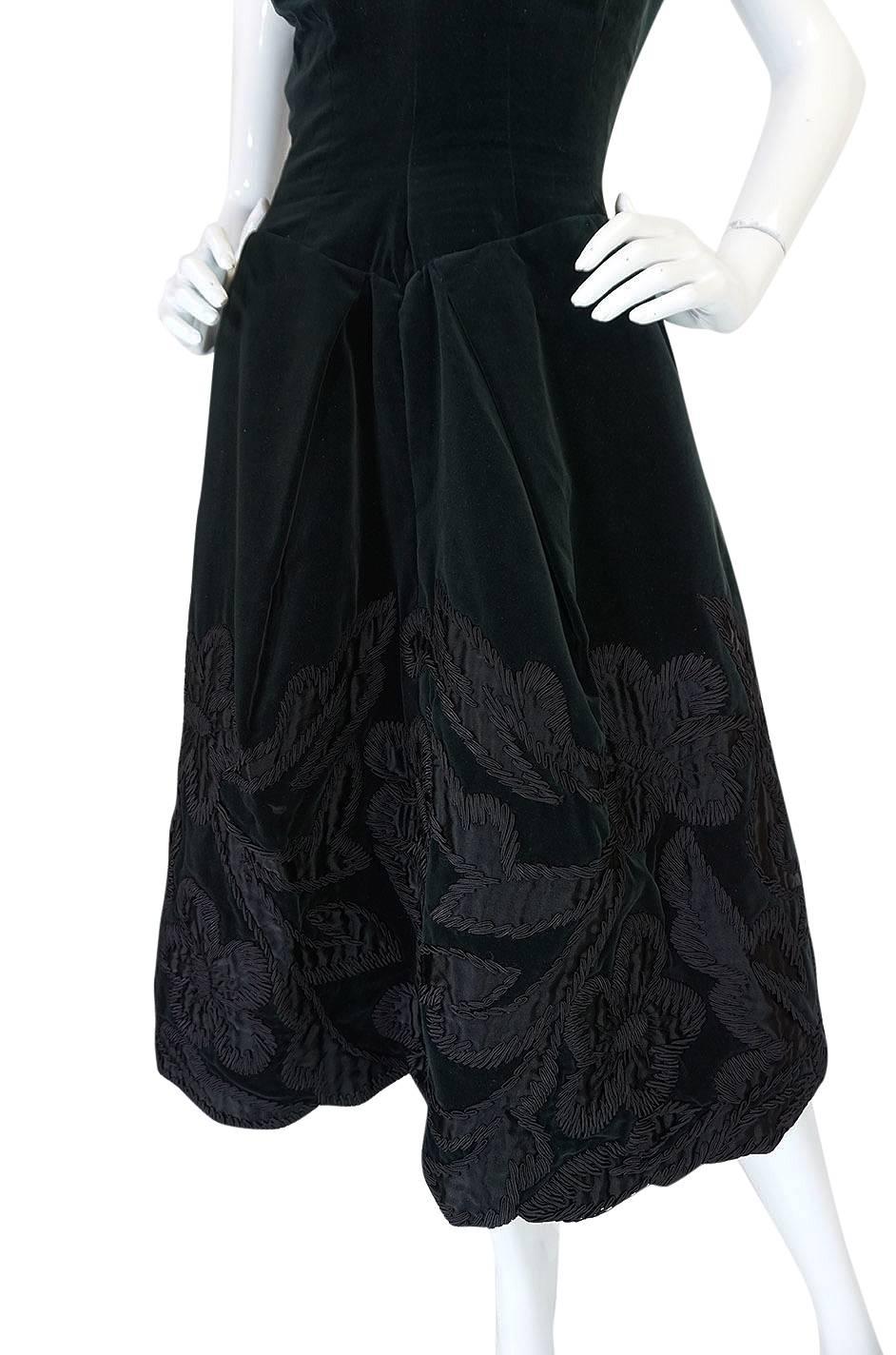 Women's 1950s Demi-Couture Level Nazareth Velvet Applique Dress