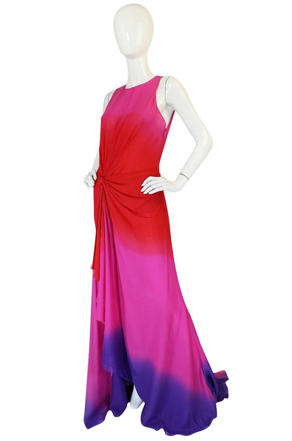 F/W 2002 Runway Versace Pink Ombre Backless Silk Chiffon Dress In Excellent Condition In Rockwood, ON