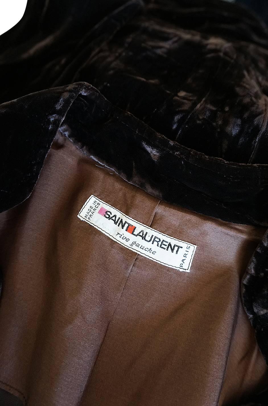 Important 1968-69 Yves Saint Laurent Chocolate Velvet Safari Suit In Excellent Condition In Rockwood, ON