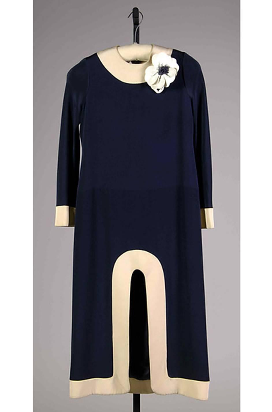 1969-1970 Haute Couture Pierre Cardin Cut Out Dress 5