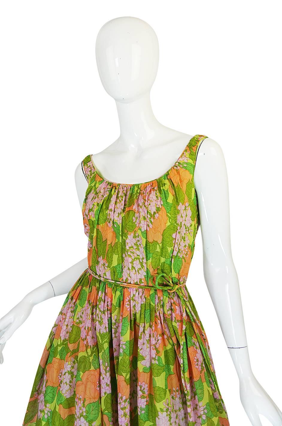 1950s Hannah Troy Pretty Floral Cotton Voile Print Dress In Excellent Condition In Rockwood, ON