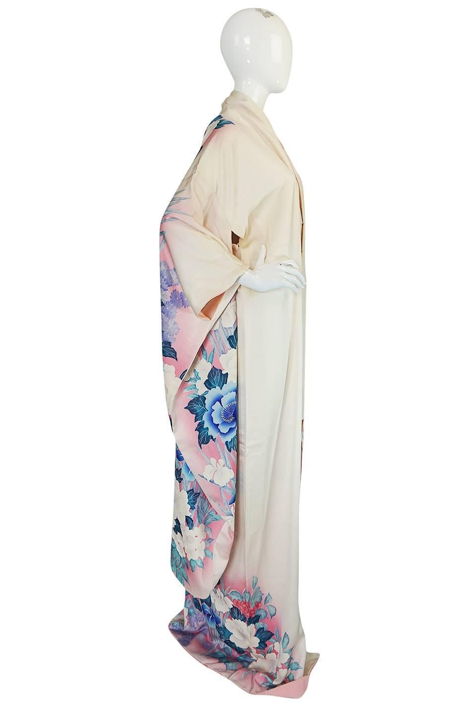 1940s Floral Pastel Hand Painted Pink & Blue Silk Kimono In Excellent Condition In Rockwood, ON
