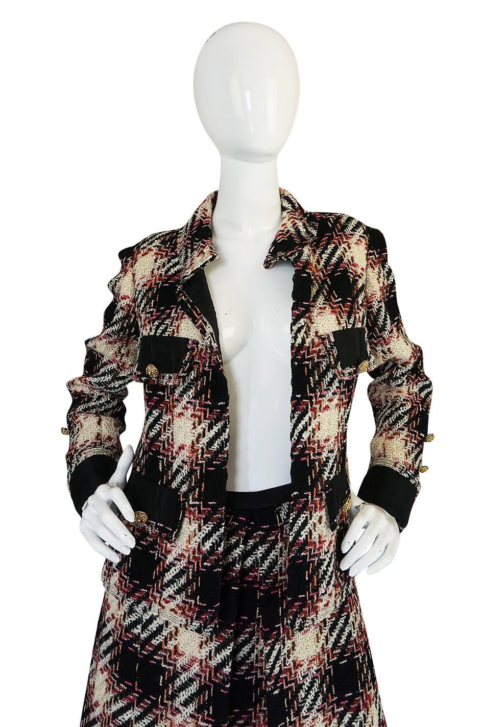 1960s Unlabelled Chanel Haute Couture Boucle Suit In Excellent Condition In Rockwood, ON
