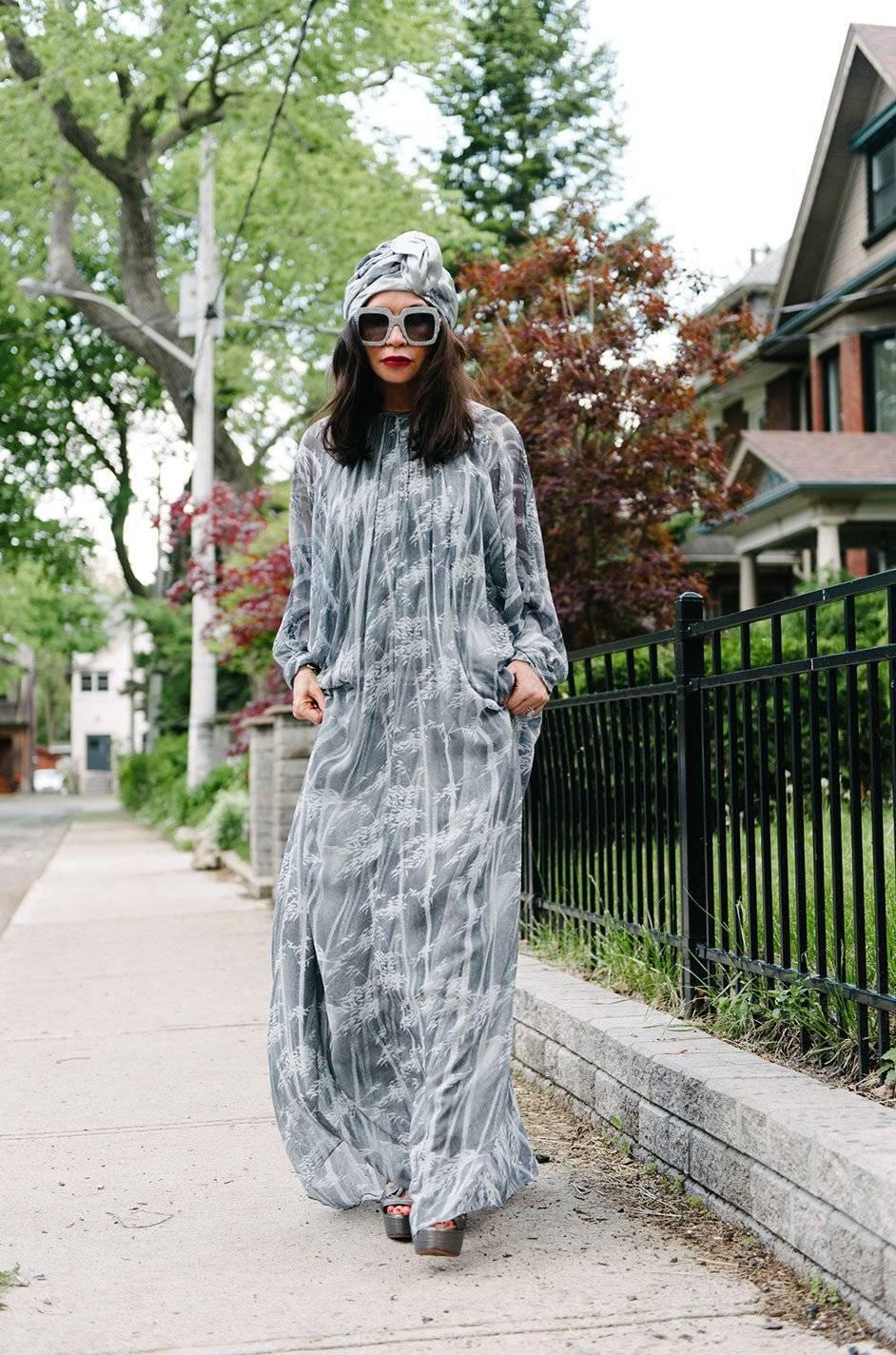 1970s Grey Print Chiffon Yuki Caftan Jersey Dress & Turban 5