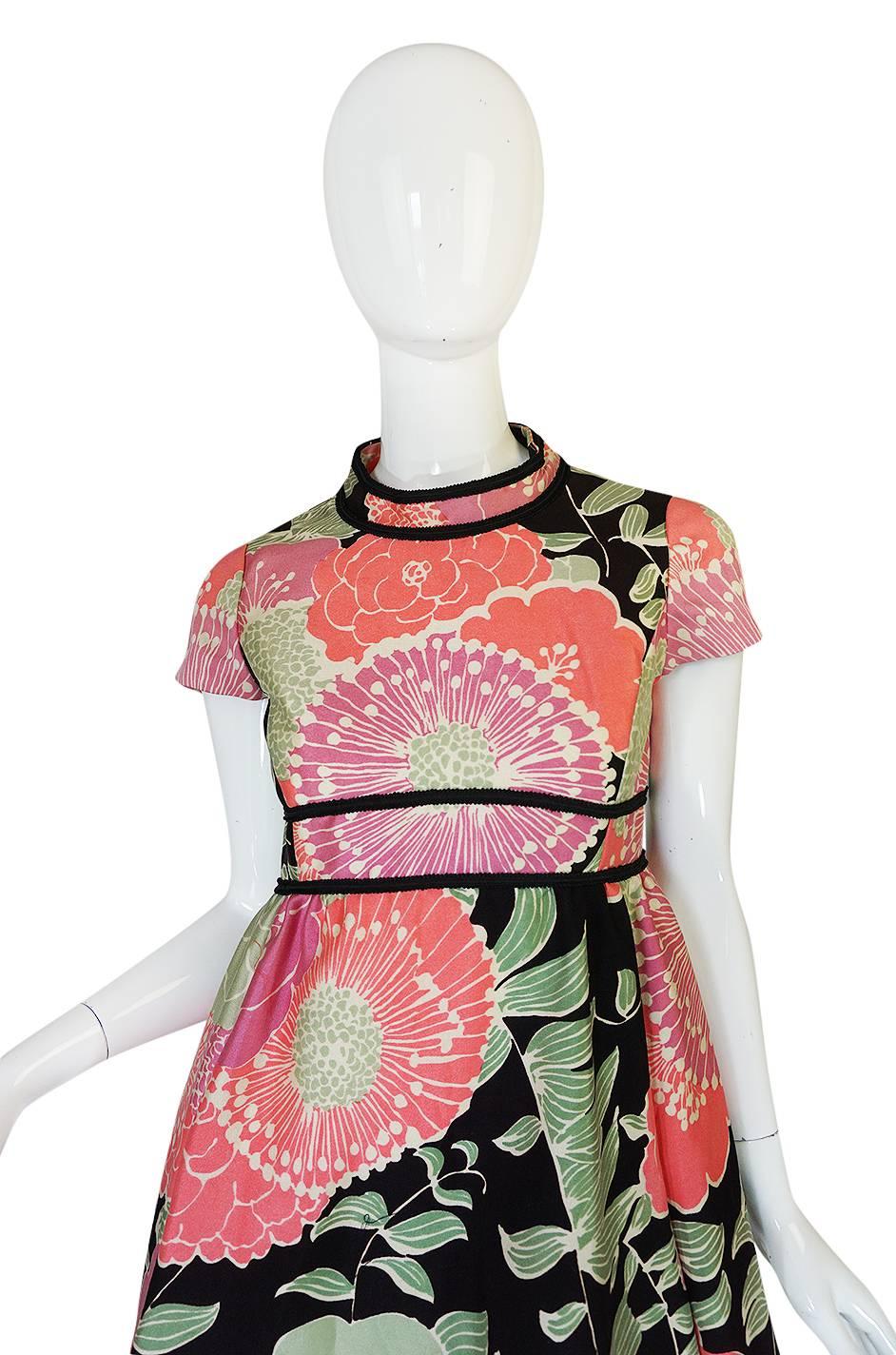1970s Malcolm Starr Pastel Floral Covered Silk Hostess Dress In Excellent Condition In Rockwood, ON