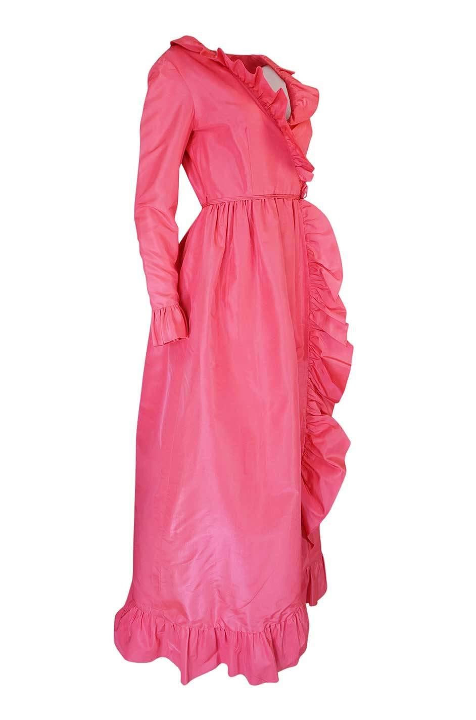 1970s Mollie Parnis Pink Silk Taffeta Dress w Ruffle Detailing In Excellent Condition In Rockwood, ON