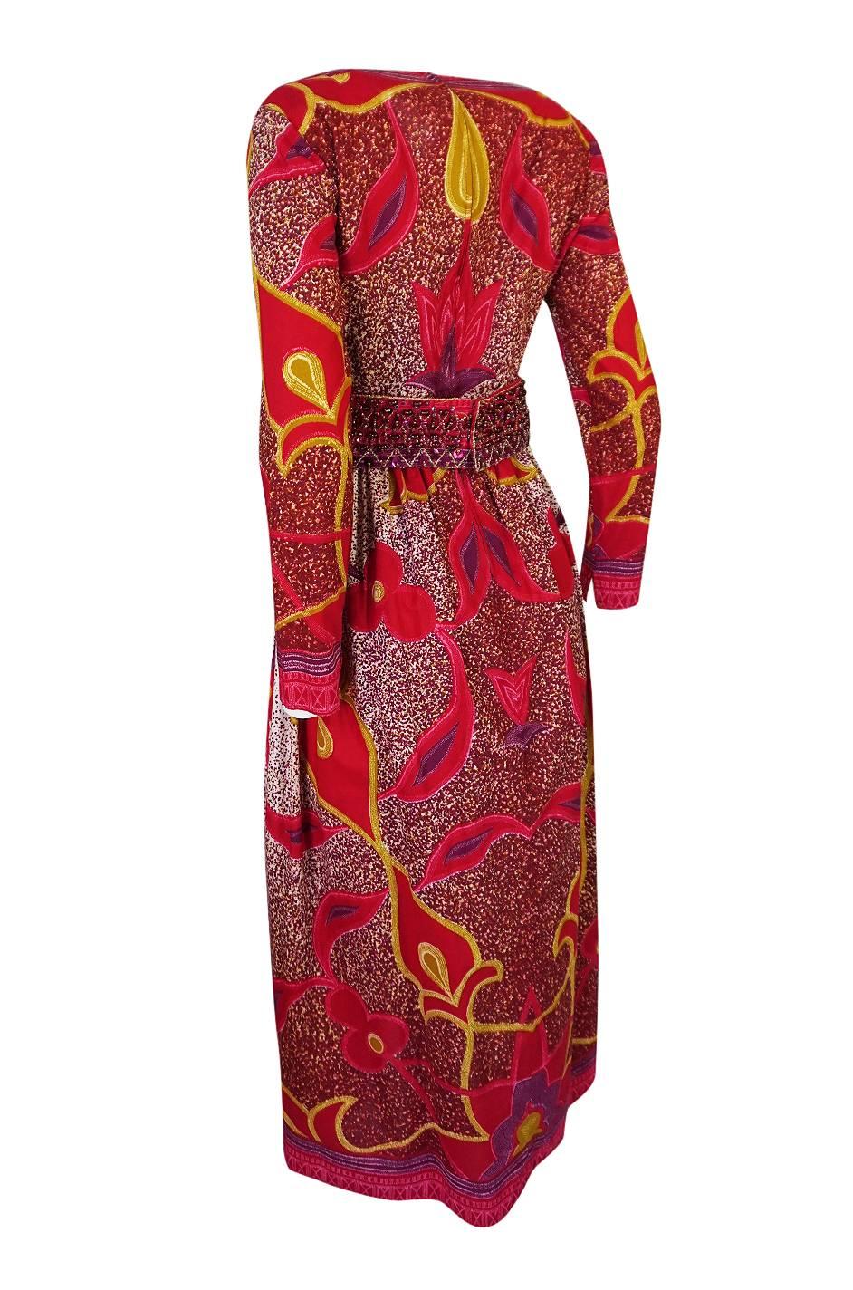 1960s Malcolm Starr Batik Print Dress w Heavily Beaded Belt In Excellent Condition In Rockwood, ON