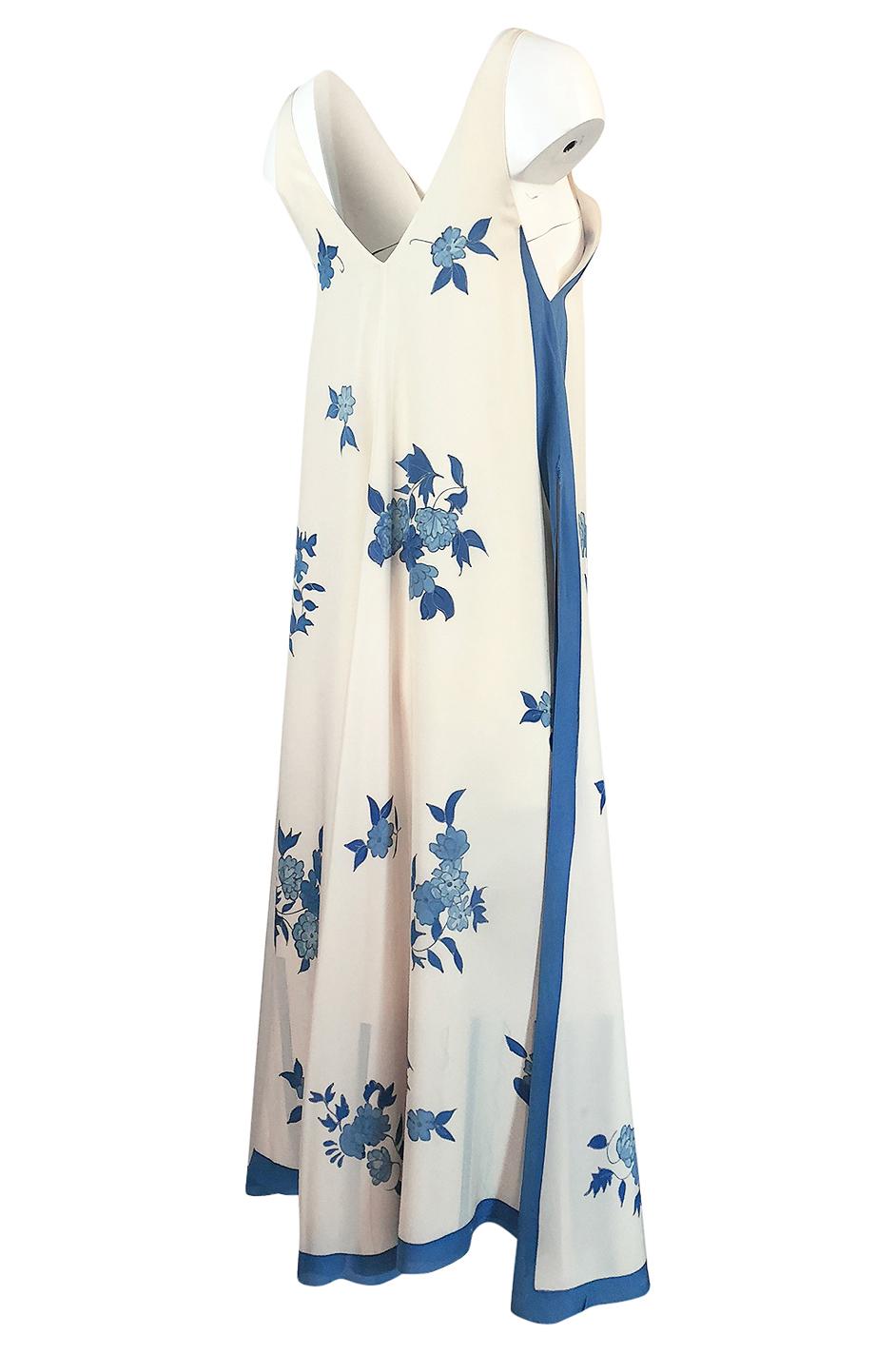 Karl Lagerfeld for Chloe Blue Floral Print Silk Print Dress and Capelet, c 1974 In Excellent Condition In Rockwood, ON