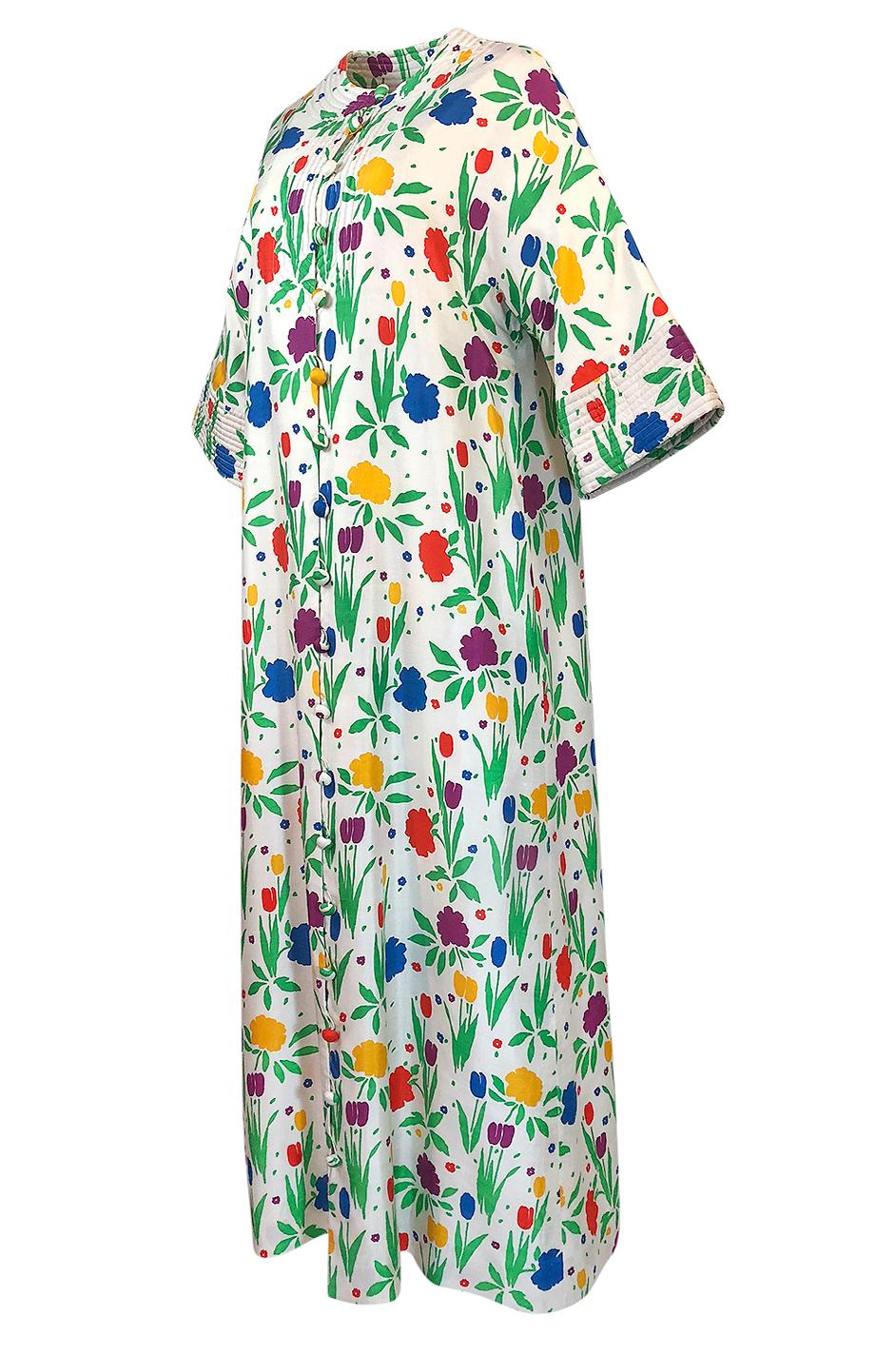 Pierre Balmain Brilliant Floral Print Thai Silk Caftan Dress, 1960s  In Excellent Condition In Rockwood, ON