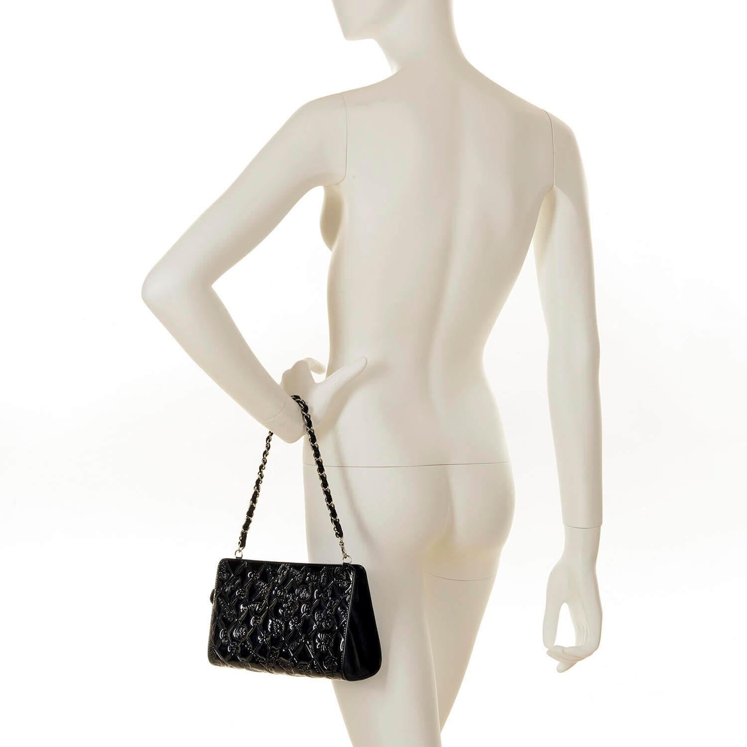 Seltene Pristine Chanel Abendtasche aus schwarzem Lackleder ''Lucky Charms'' Damen