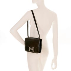 Tres Chic Limited Edition Hermes 23cm Ebene Box Leather Constance Shoulder Bag