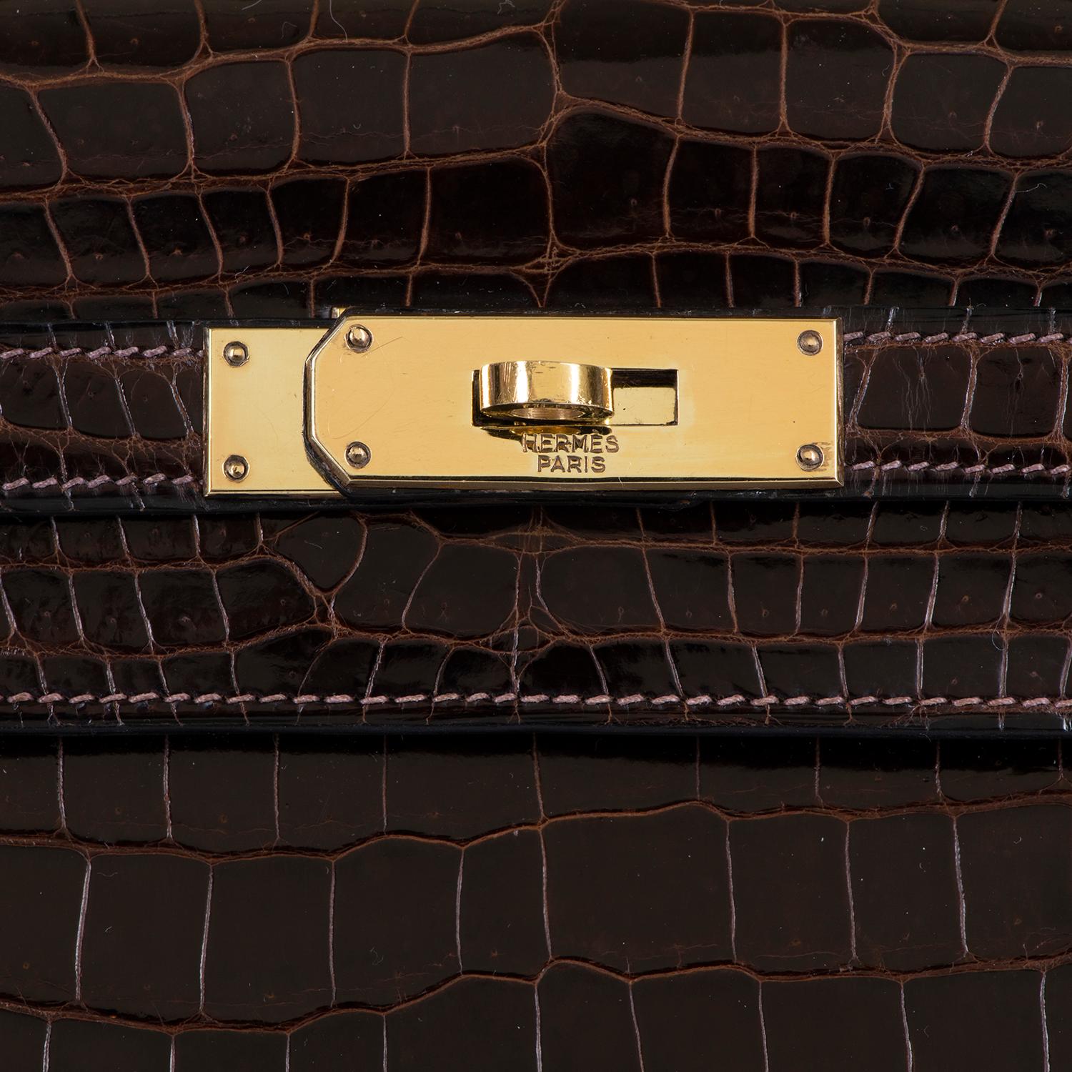 Women's Pristine Hermes 28cm Kelly Dark Brown Crocodile Bag - Gold Hardware