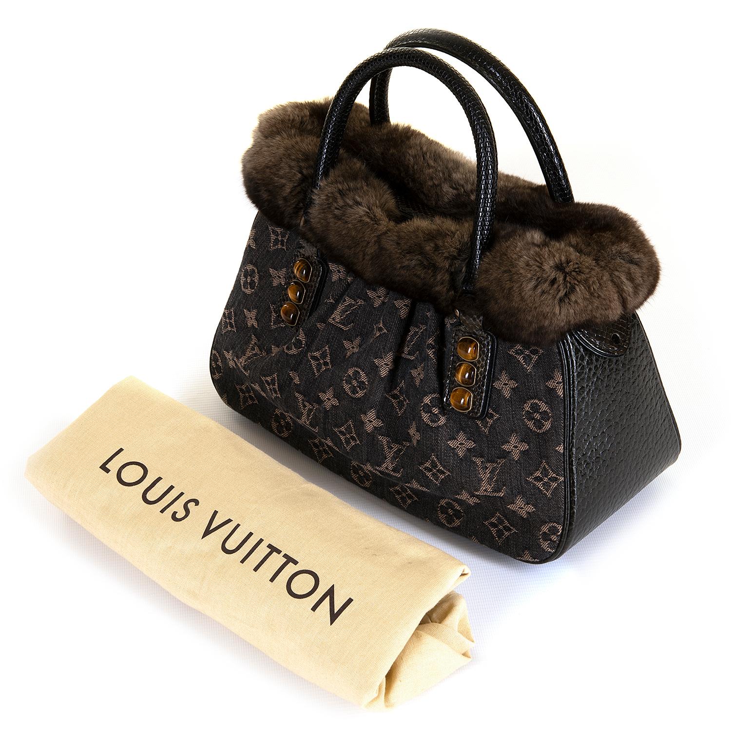 As New Louis Vuitton 'Runway' Monogrammed Lizard, Python & Fur Bag (Schwarz)