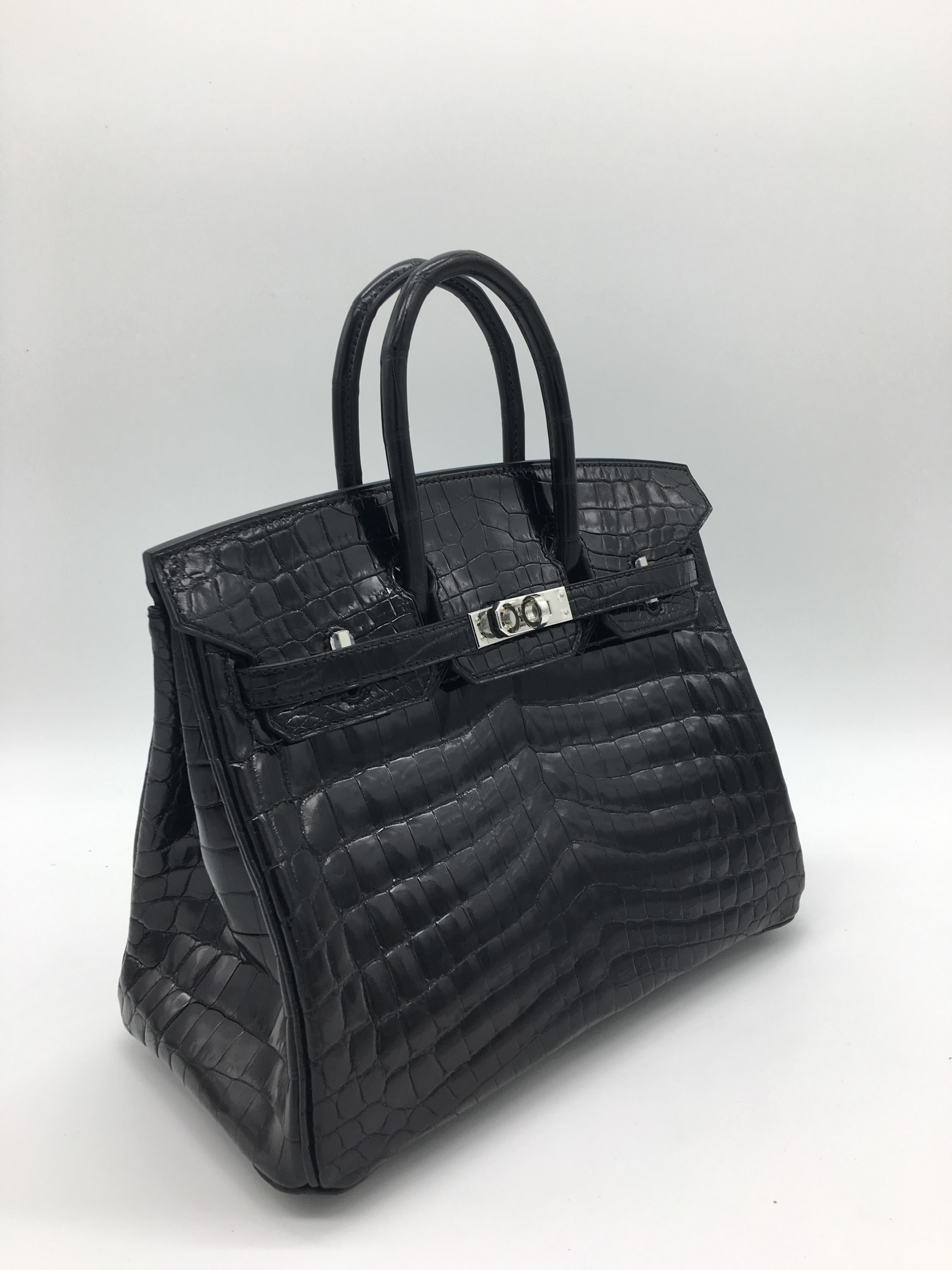 The 25cm Birkin is a hugely popular size and especially desirable in this classic combination of Black Shiny Nilocitus Crocodile with Palladium Hardware. It’s such a beautiful bag and the perfect size for carrying everything you need for the daytime