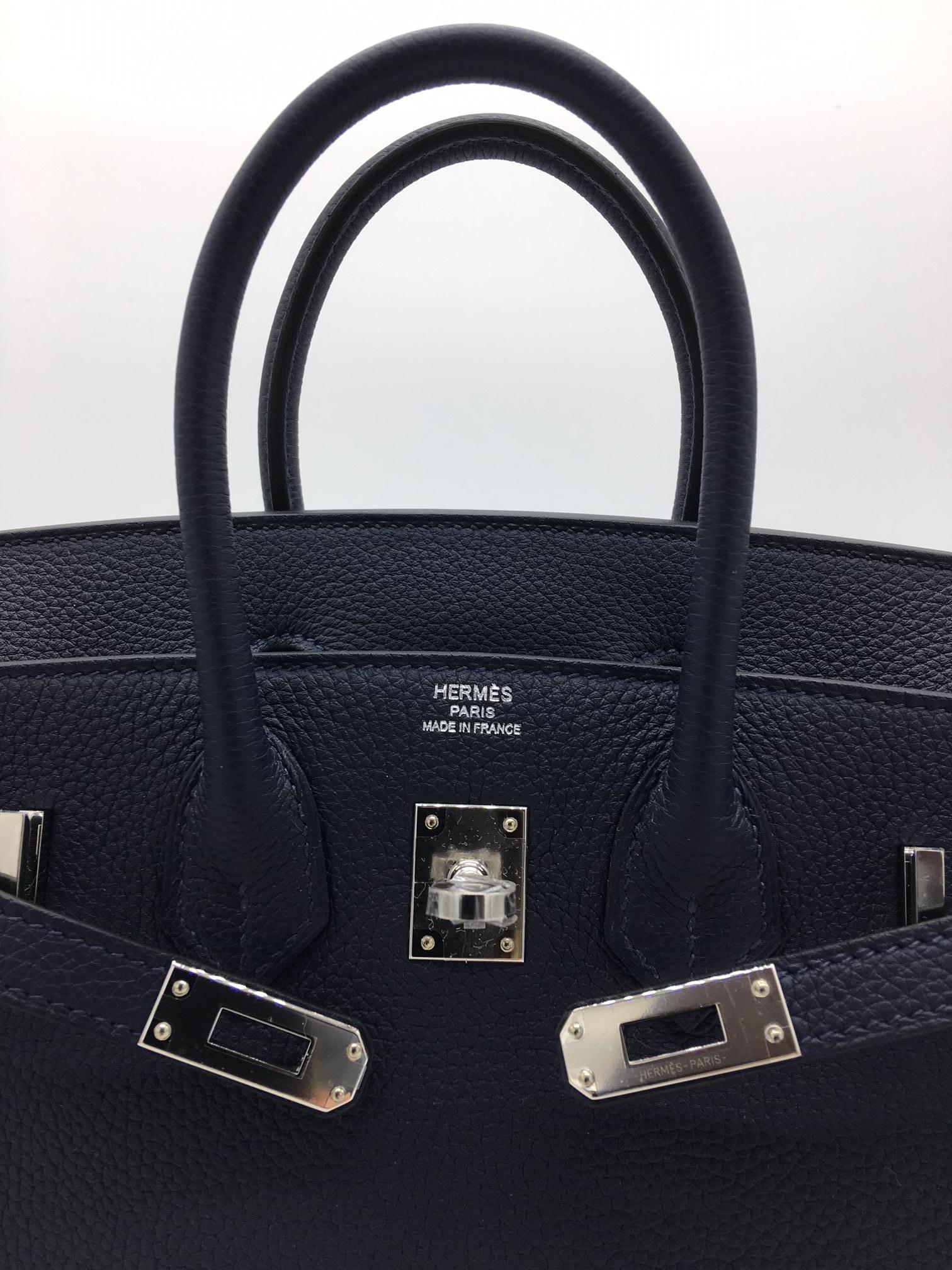 Hermes Bleu Nuit Birkin 25cm in Togo In New Condition In London, GB