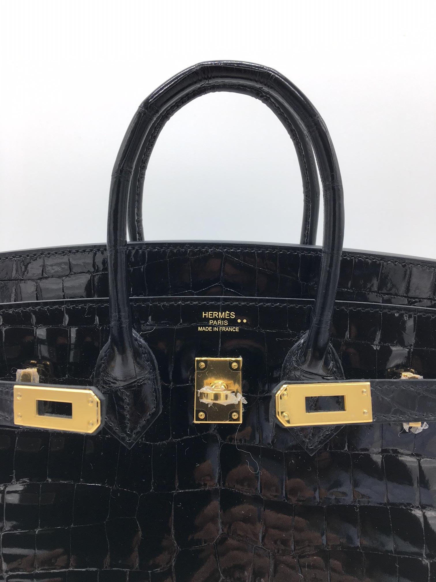 The 25cm Birkin is a hugely popular size and especially desirable in this classic combination of Black Shiny Nilocitus Crocodile with Gold Hardware. It’s such a beautiful bag and the perfect size for carrying everything you need for the daytime and