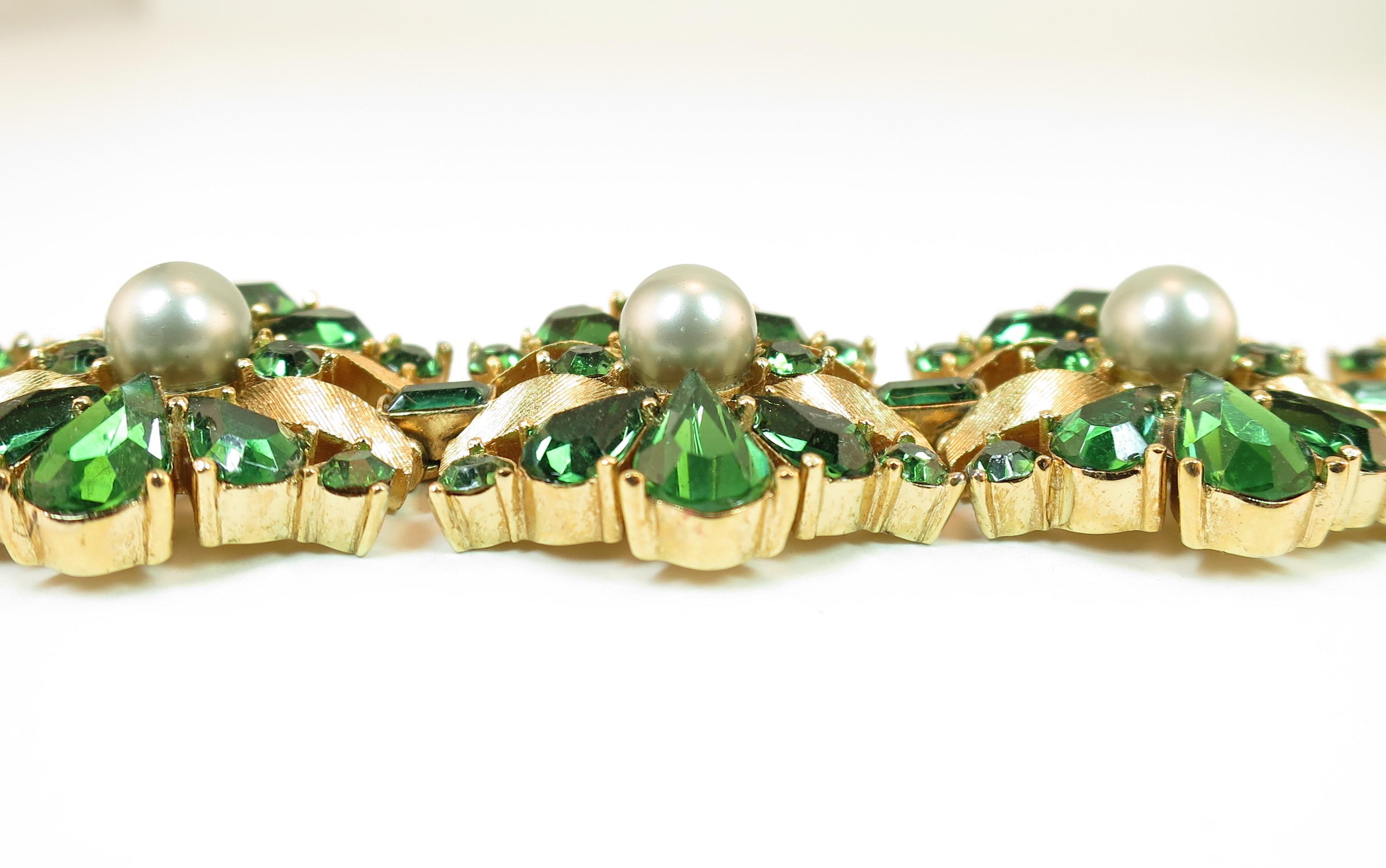 Crown Trifari Alfred Philippe Gilded Rhodium Bracelet Emerald Crystals 1950s  For Sale 2