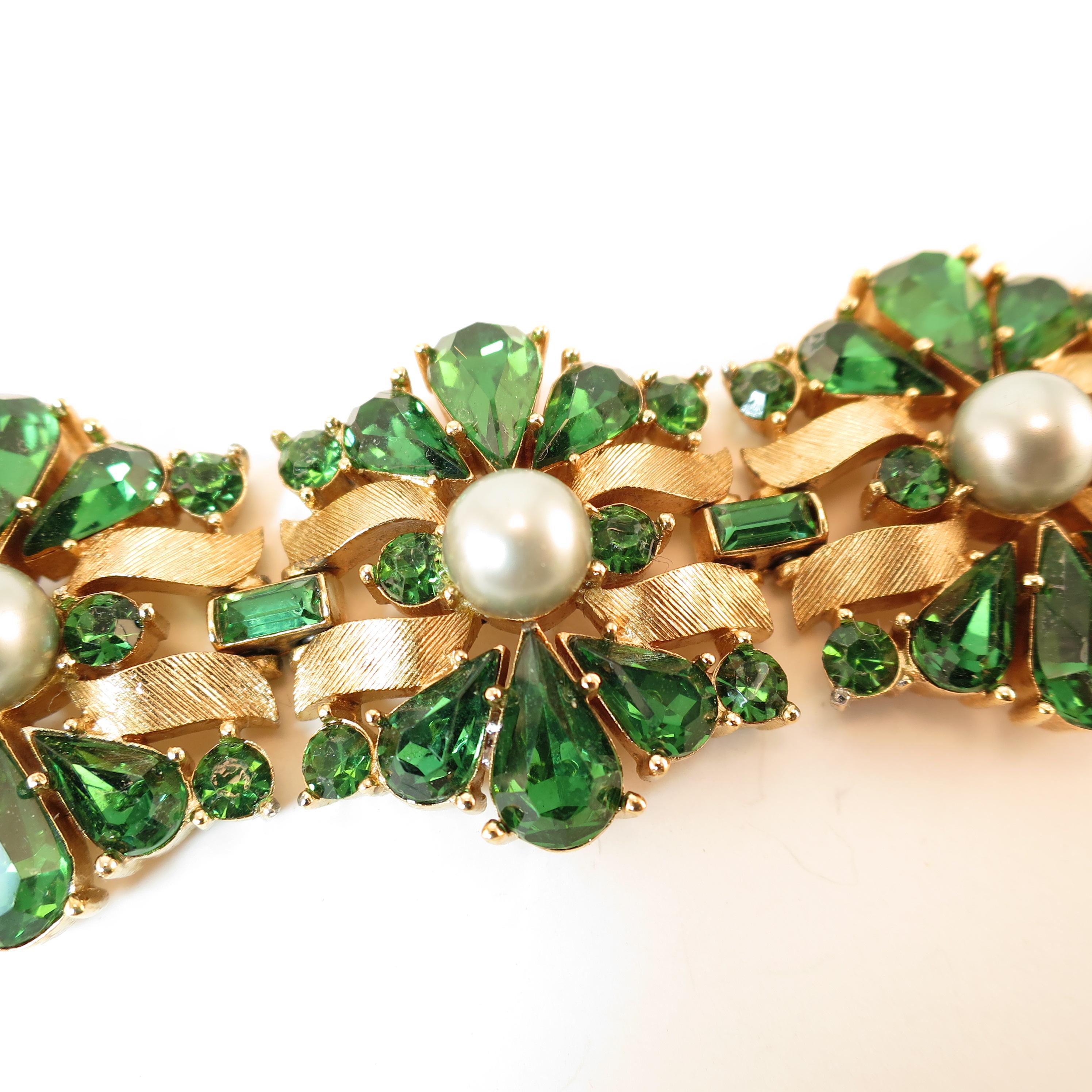 Crown Trifari Alfred Philippe Gilded Rhodium Bracelet Emerald Crystals 1950s  For Sale 5