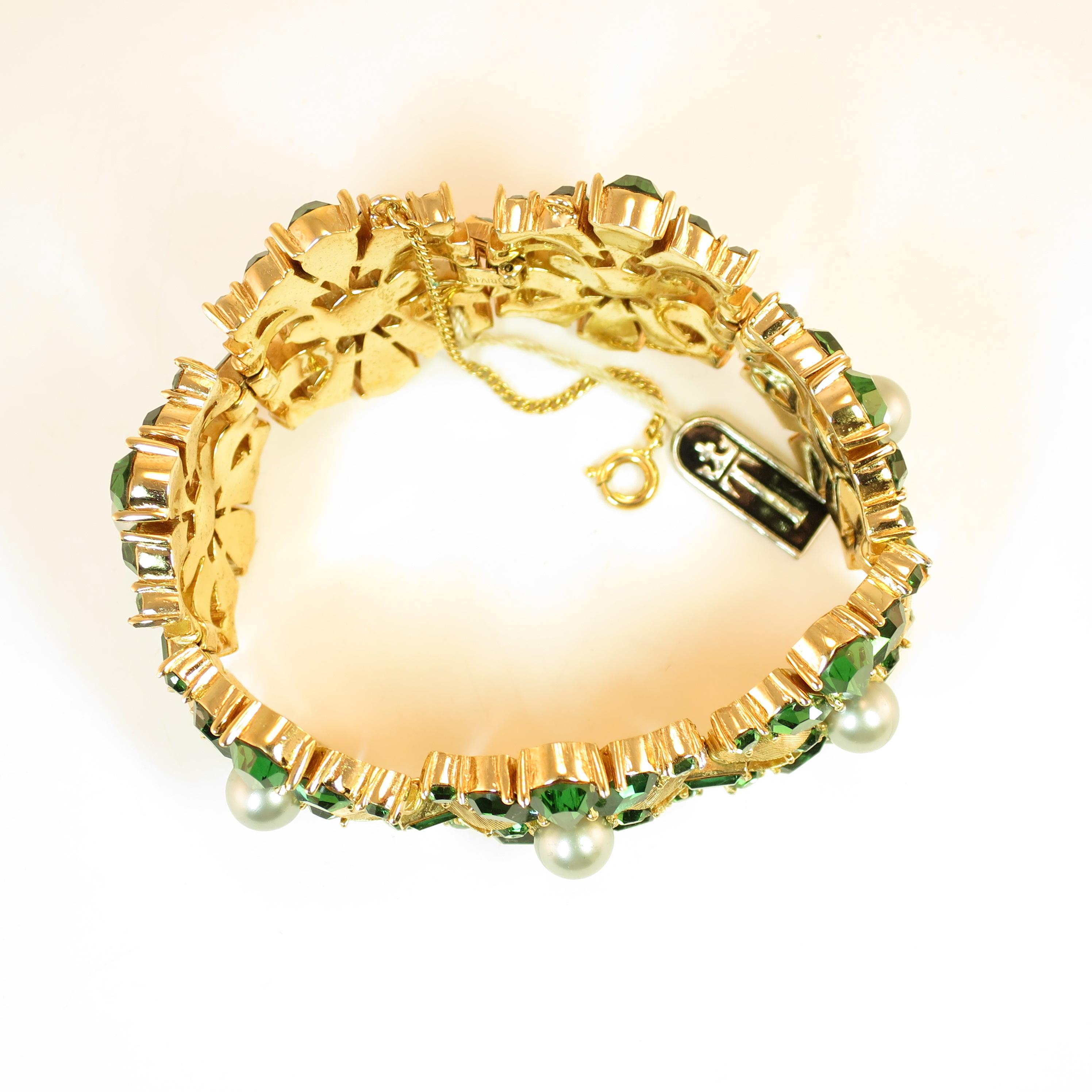 Crown Trifari Alfred Philippe Gilded Rhodium Bracelet Emerald Crystals 1950s  For Sale 6