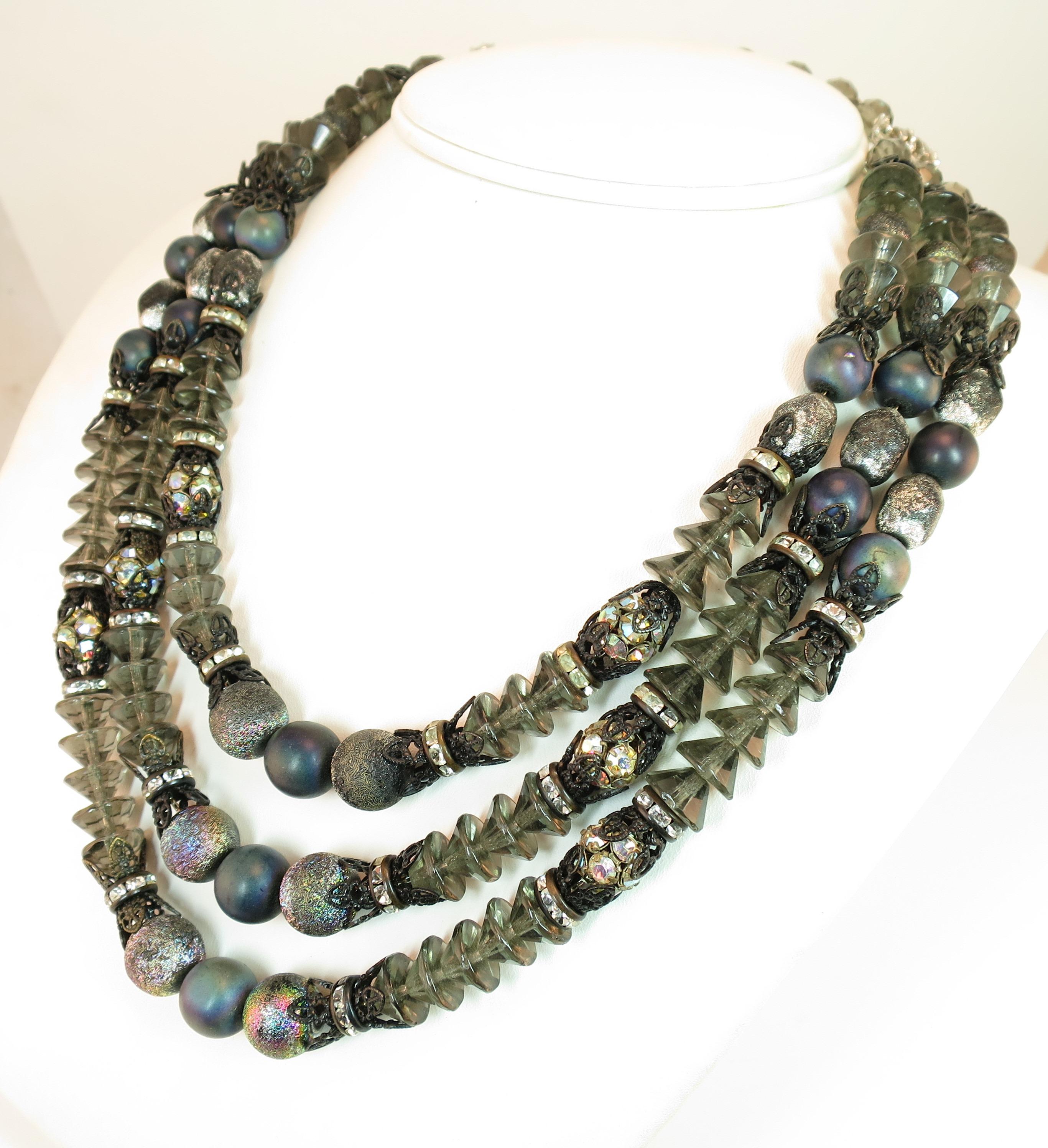 Hobe Mid-Century Iridescent Black Crystal Parure 1950s In Good Condition For Sale In Burbank, CA