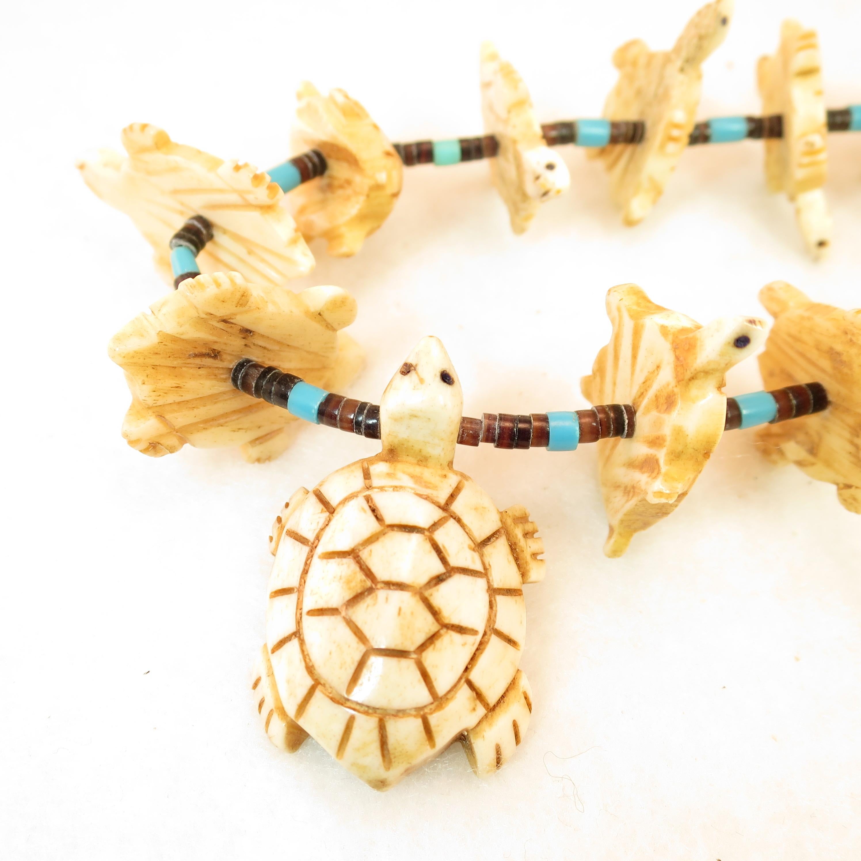 Native American Zuni Hand-Carved Bone Turtle Fetish Necklace 1970s For Sale 3