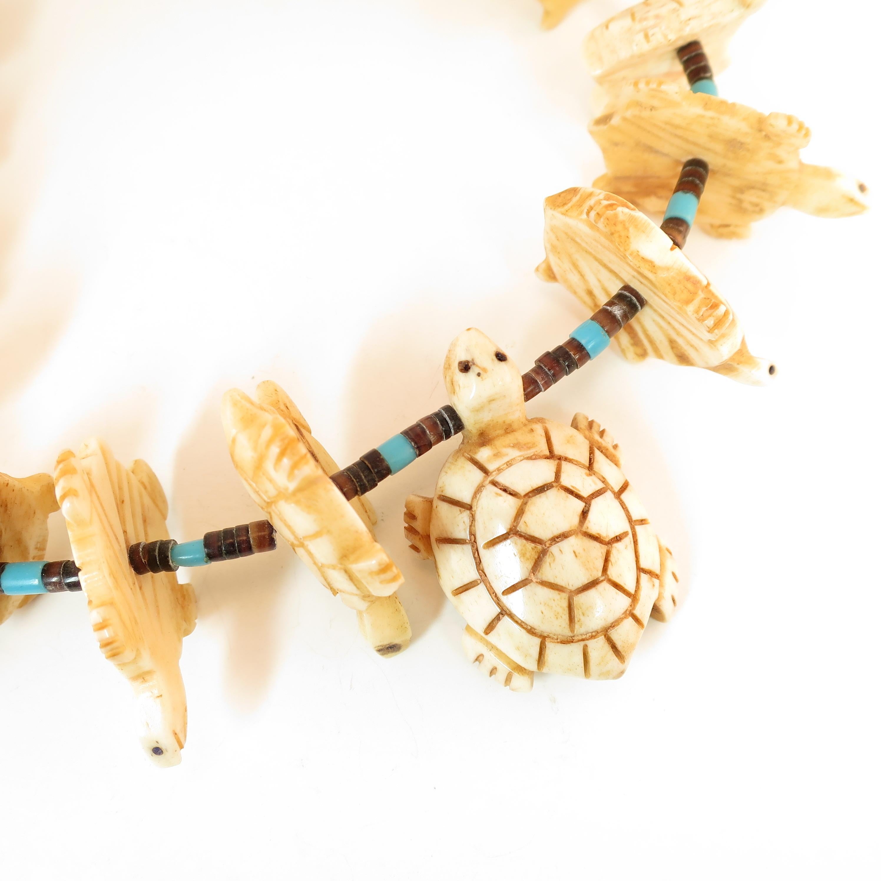 Native American Zuni Hand-Carved Bone Turtle Fetish Necklace 1970s For Sale 4