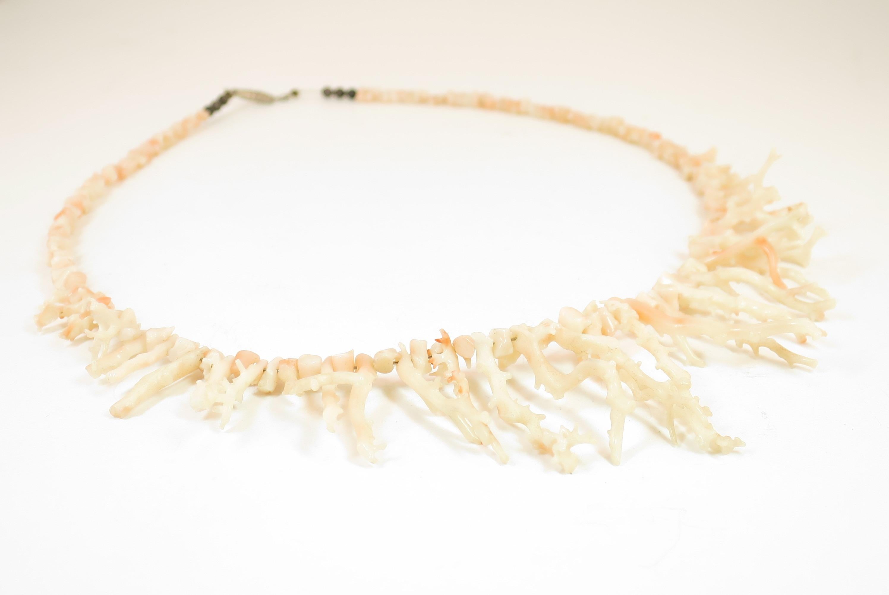 Angel Skin Coral Branch Necklace 1930s In Good Condition For Sale In Burbank, CA