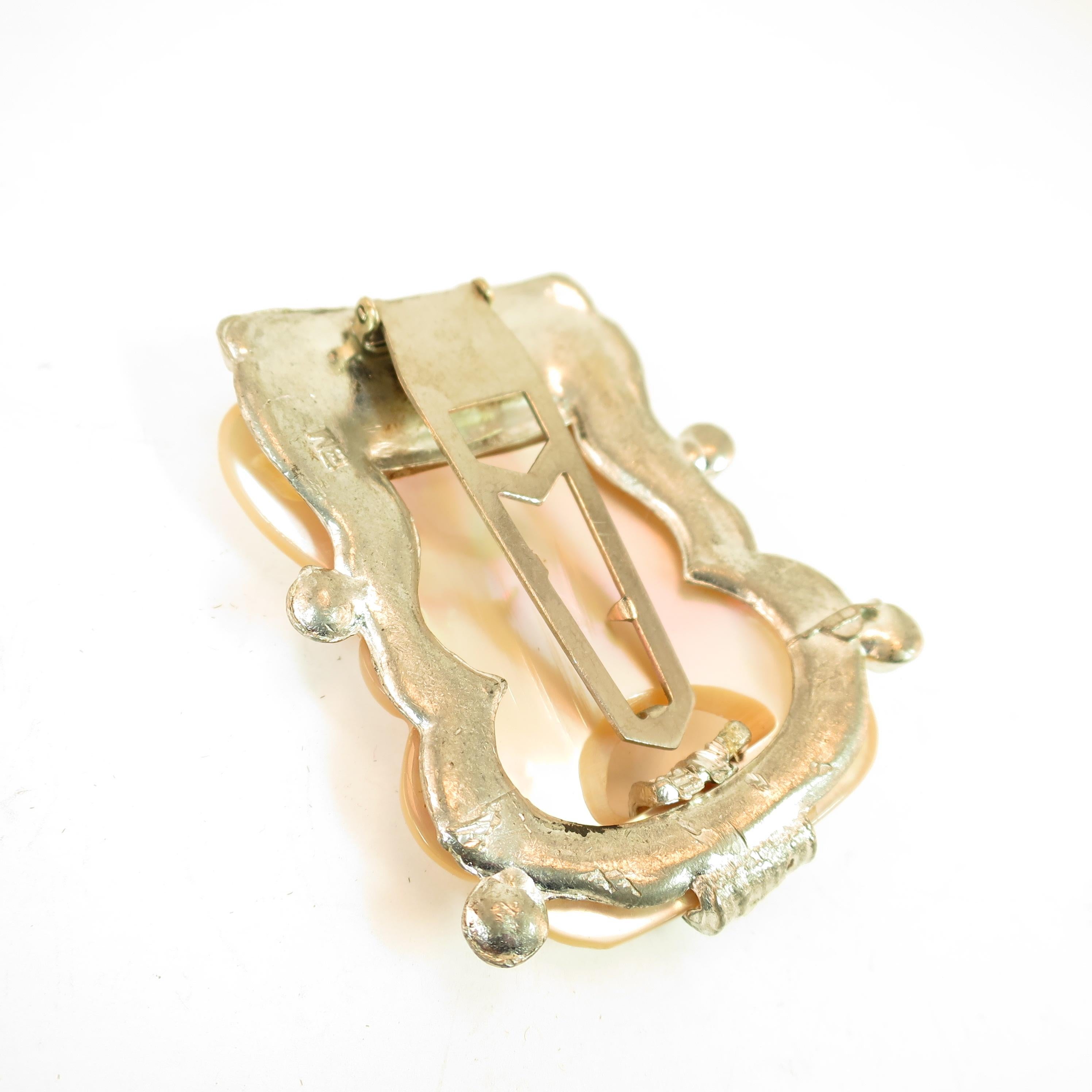 Art Deco Carved Gold Lip Mother-of-Pearl Clip Brooch 1930s im Angebot 5