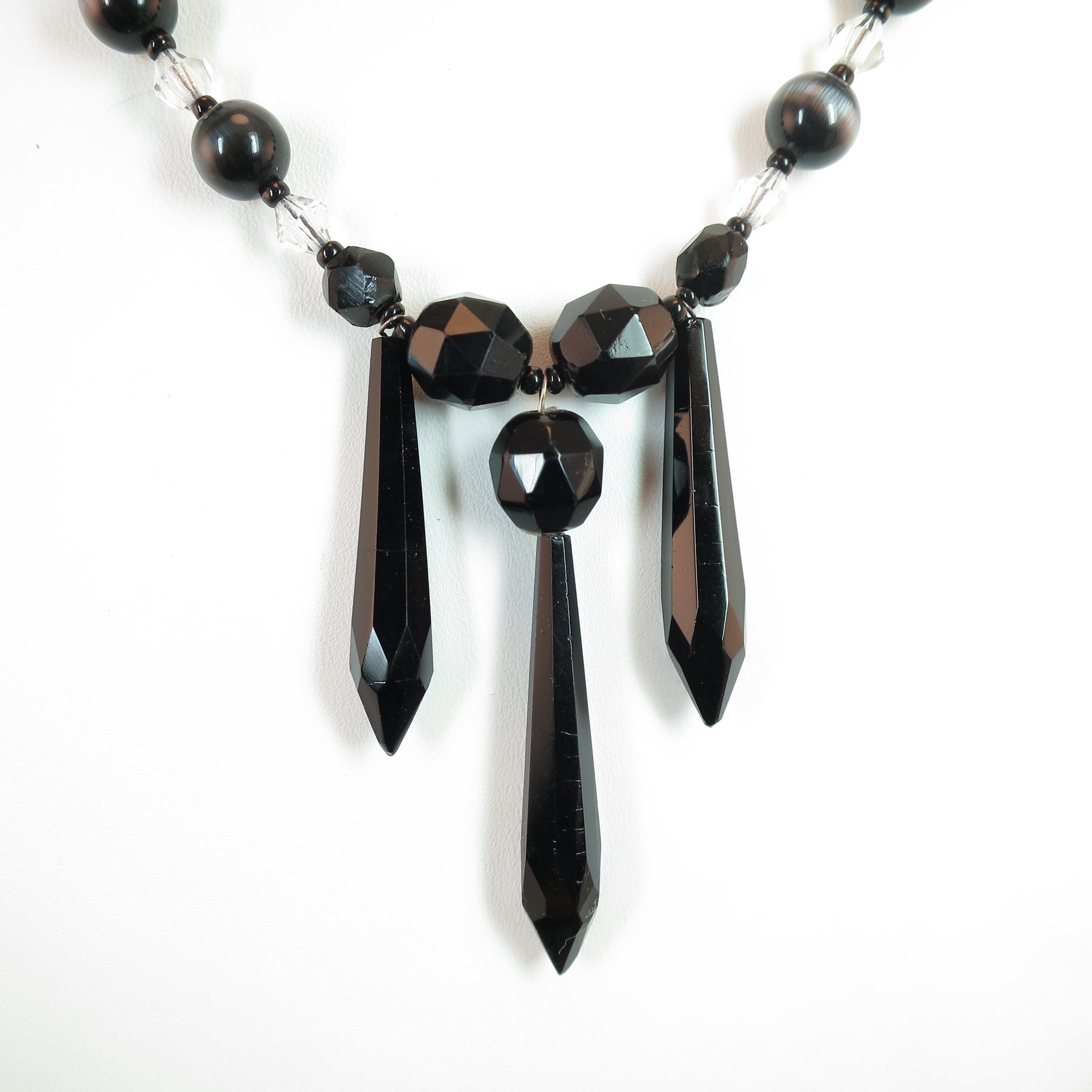 Victorian Mourning Necklace & Earrings of French Jet & Banded Agate, 1890s In Good Condition In Burbank, CA