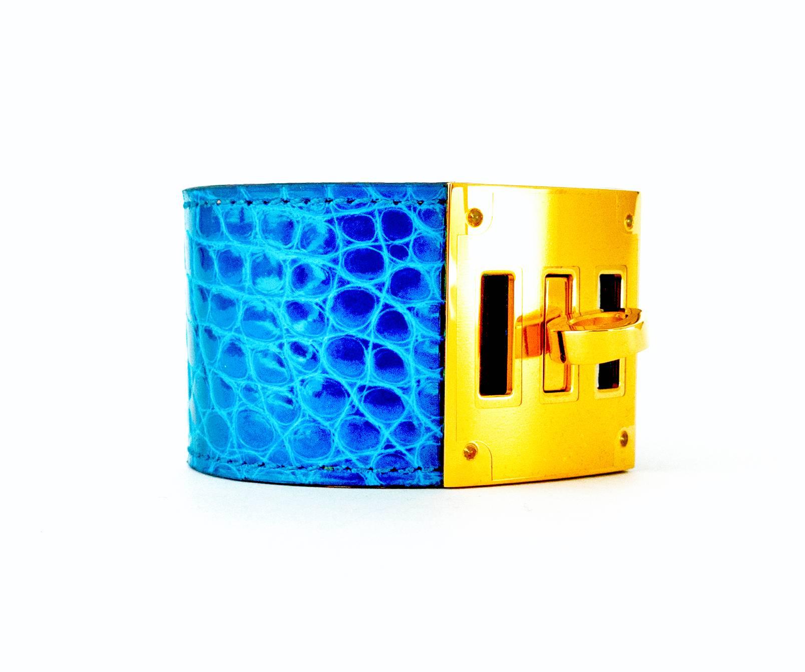 Hermes Blue Izmir Shiny Alligator Kelly Dog Gold Hardware Rare In New Condition In New York, NY