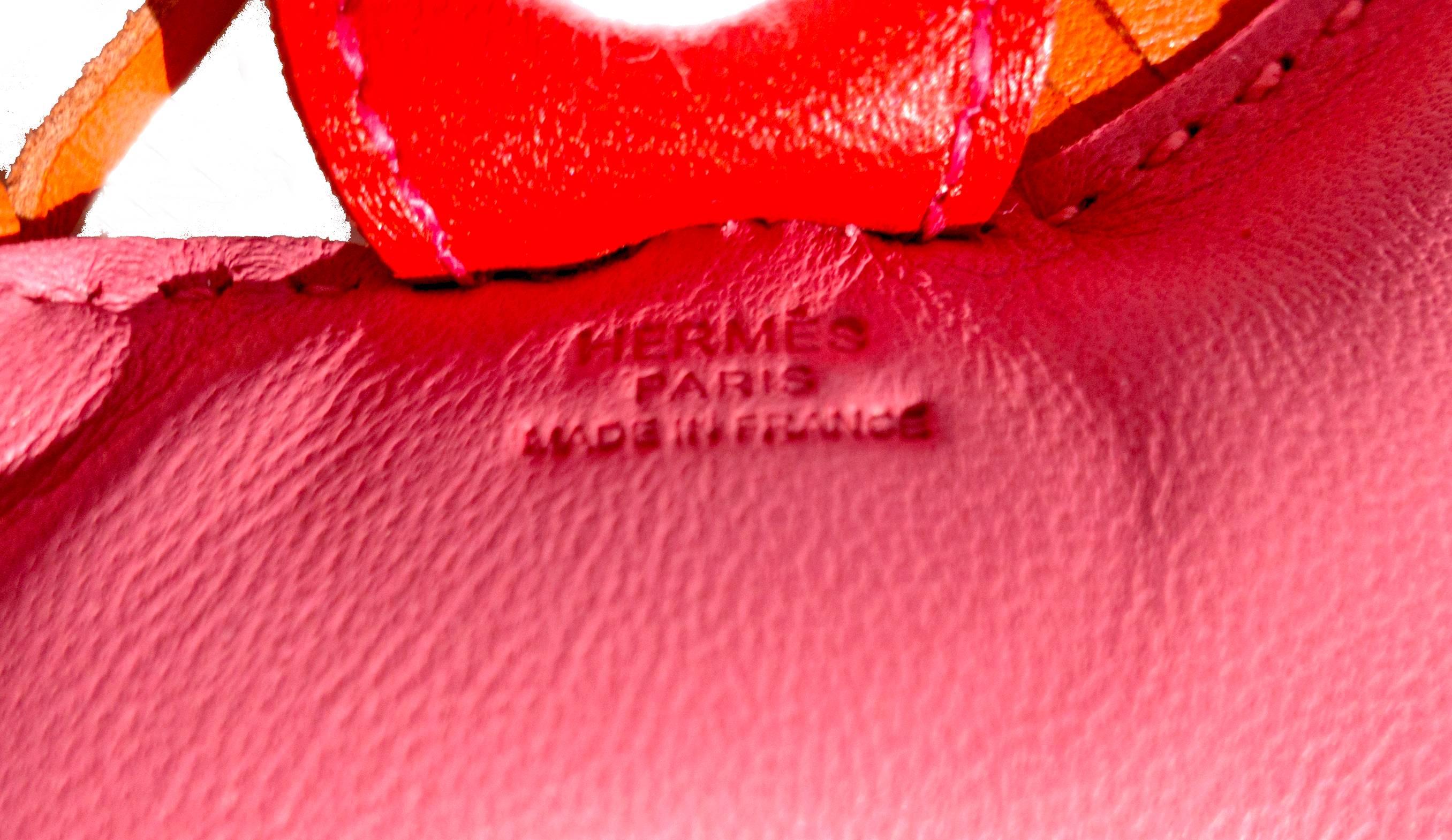 Hermes Rosa Azalea Rosa Naranja Rodeo Birkin Kelly Bag Charm Agneau Rare Color en Nuevo Estado en New York, NY
