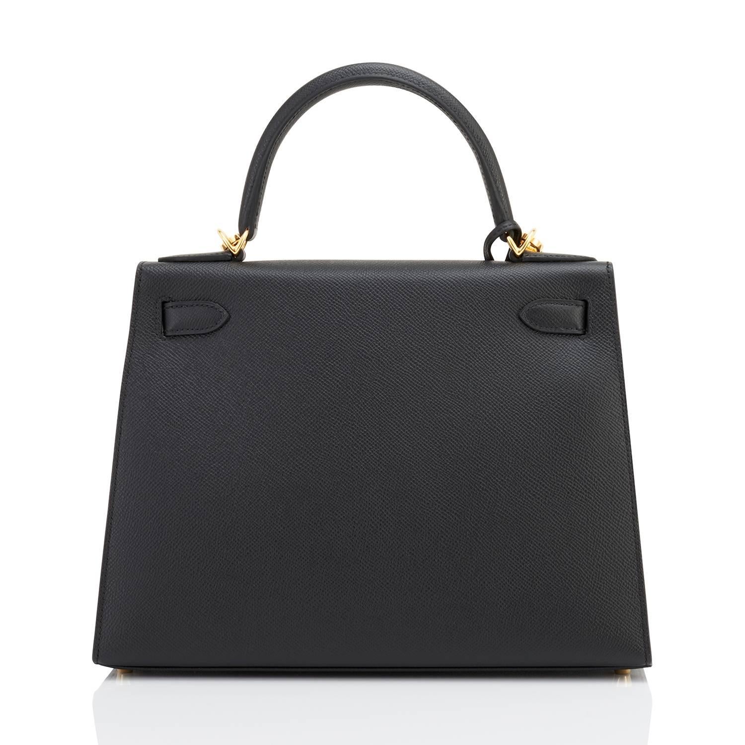 Hermes Kelly 28cm Black Epsom Sellier Gold Hardware A Stamp Shoulder Bag  In New Condition In New York, NY
