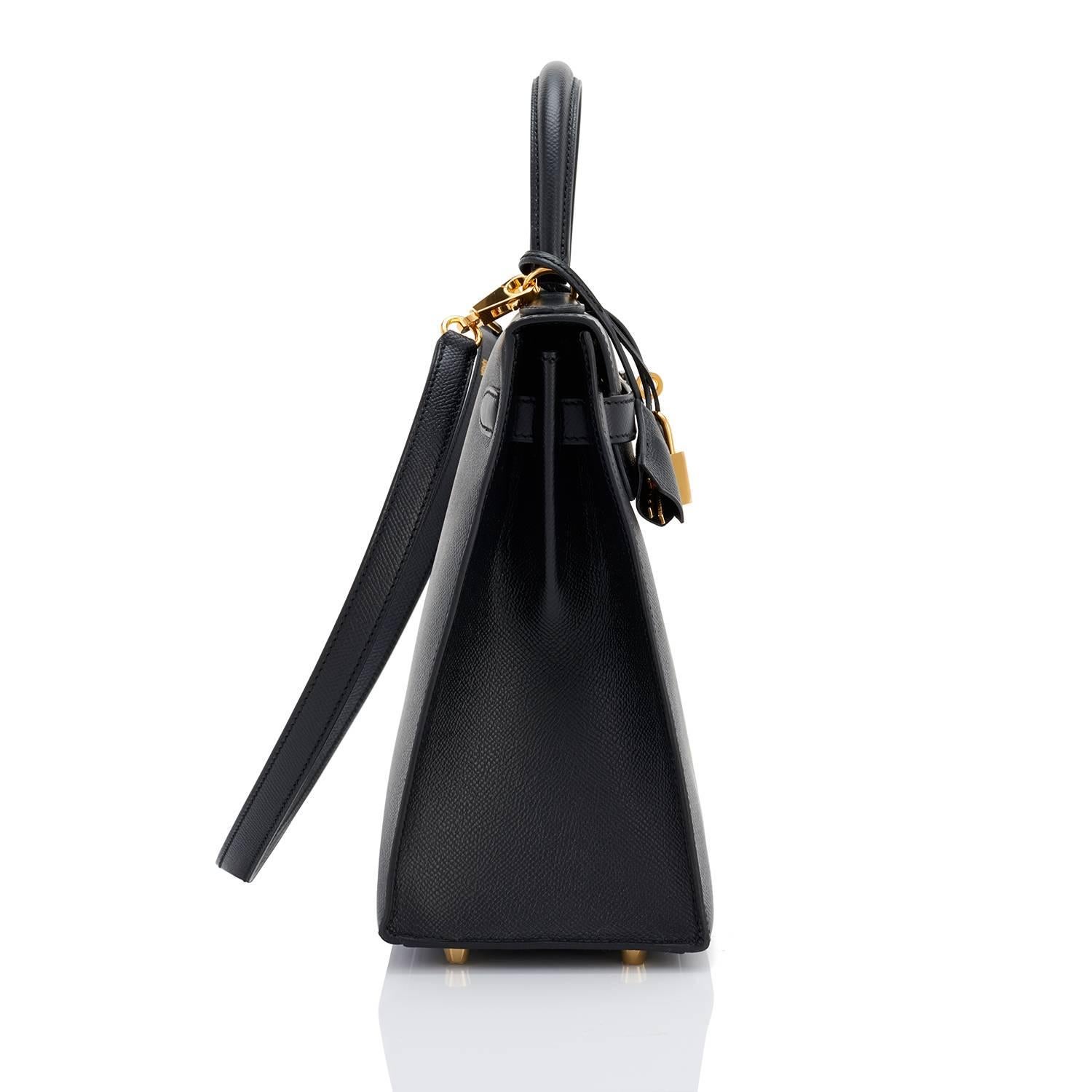 Hermes Kelly 32cm Black Epsom Sellier Gold Hardware Shoulder Bag In New Condition In New York, NY