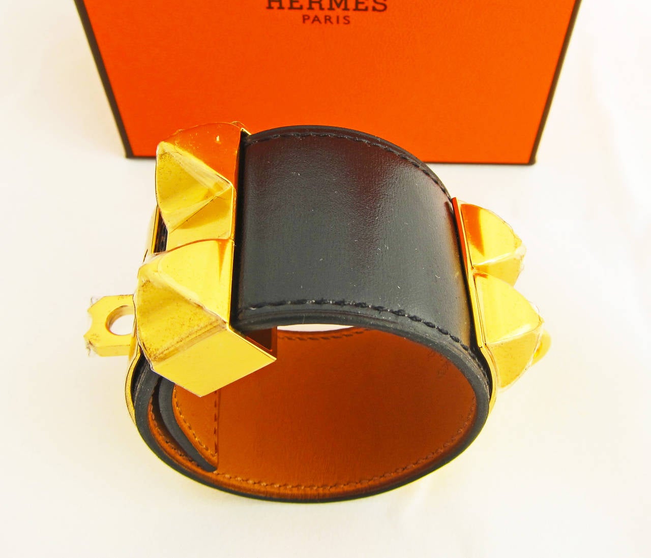 Editor's Fave Hermes Black Box Leather Collier de Chien CDC Bracelet Gold In New Condition In New York, NY